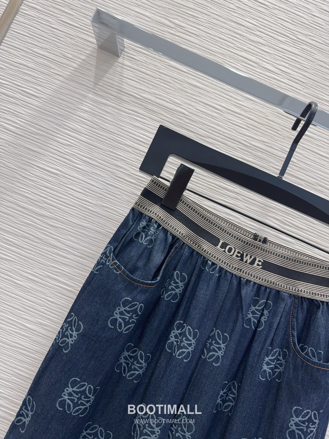 Loewe SS26 Cotton Texture Straight Fit Pants 로에베 SS26 코튼 텍스처 스트레이트핏 블랙 팬츠 12