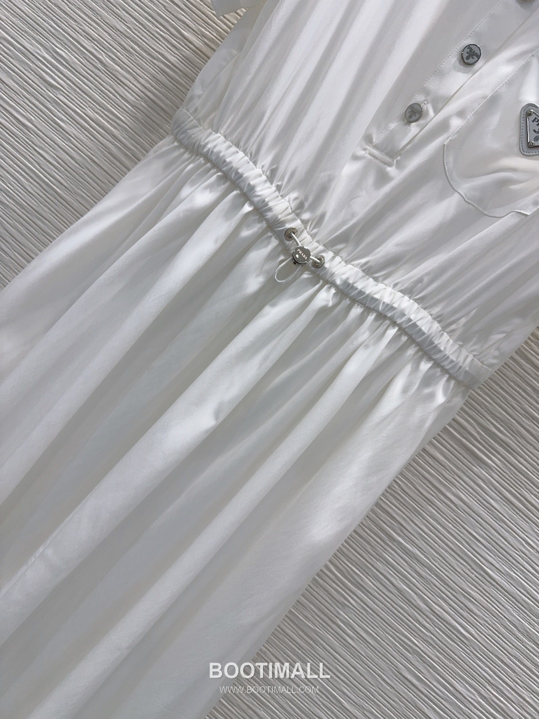 Prada SS26 Polyester Adjustable Waist Logo Sleeve One Piece 프라다 SS26 폴리에스터 허리조절 로고 슬리브 블랙 원피스 14