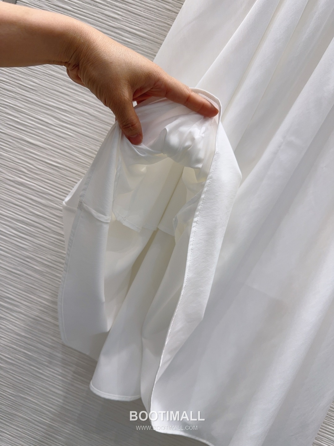 Prada SS26 Polyester Adjustable Waist Logo Sleeve One Piece 프라다 SS26 폴리에스터 허리조절 로고 슬리브 블랙 원피스 17