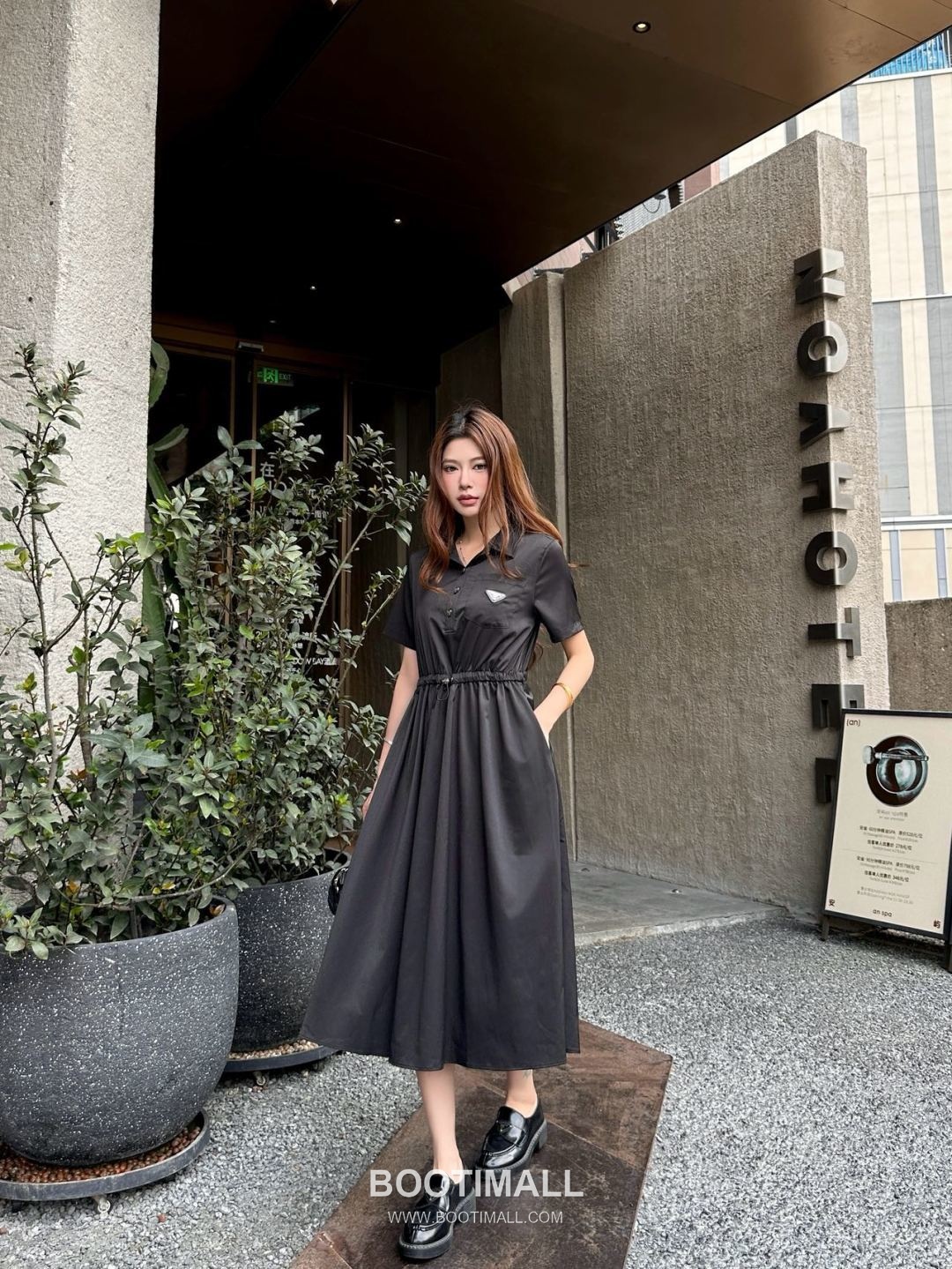 Prada SS26 Polyester Elastic Waist Short Sleeve One Piece 프라다 SS26 폴리에스터 밴딩 허리 반팔 블랙 원피스 1