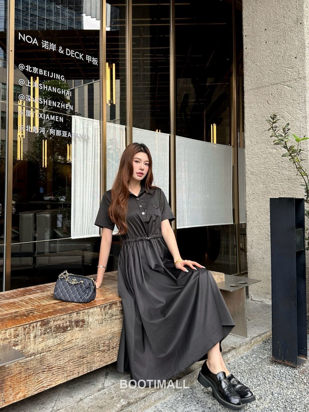 Prada SS26 Polyester Elastic Waist Short Sleeve One Piece 프라다 SS26 폴리에스터 밴딩 허리 반팔 블랙 원피스 2