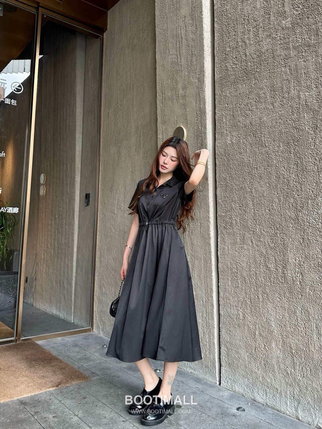 Prada SS26 Polyester Elastic Waist Short Sleeve One Piece 프라다 SS26 폴리에스터 밴딩 허리 반팔 블랙 원피스 3