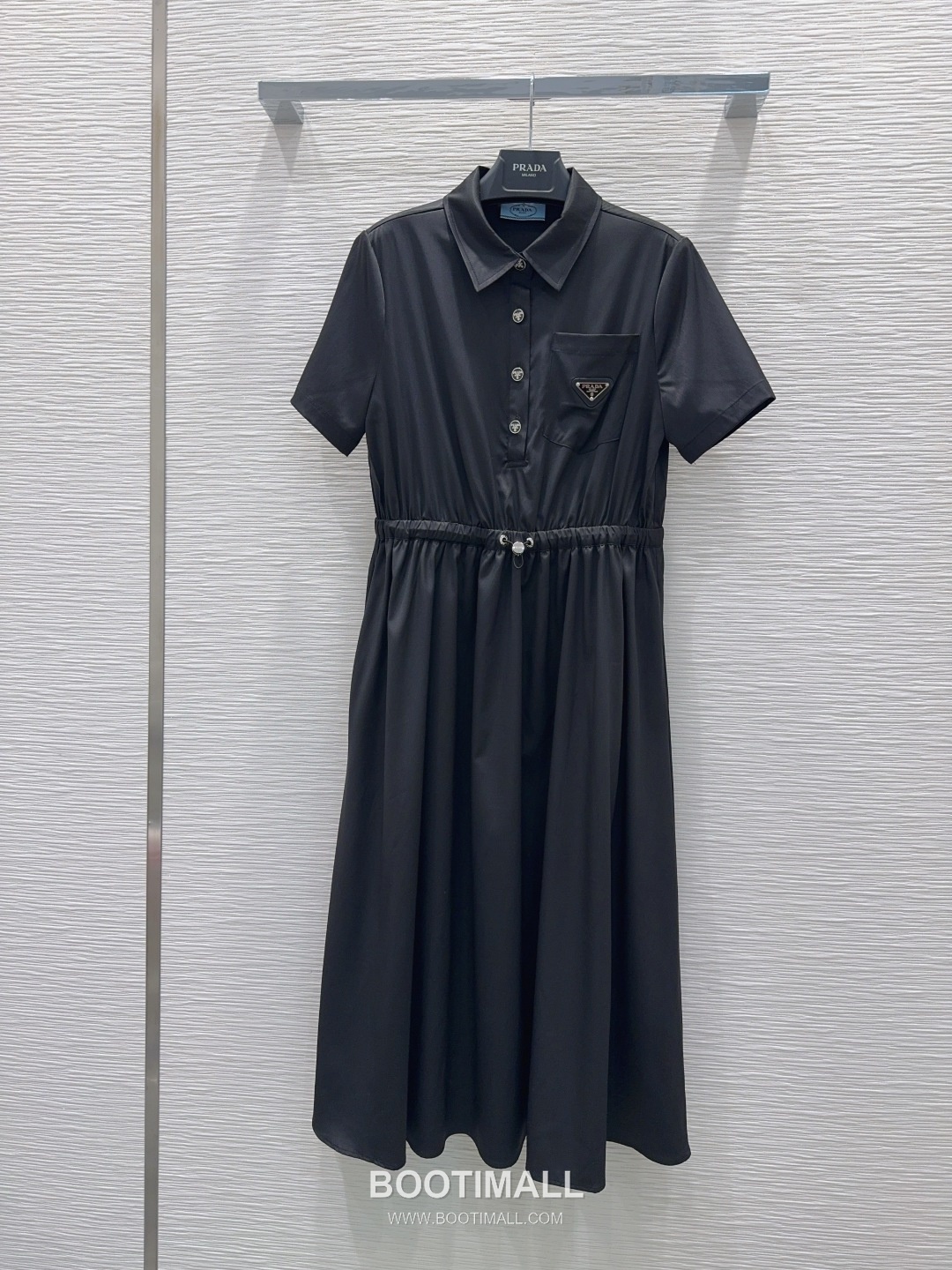 Prada SS26 Polyester Elastic Waist Short Sleeve One Piece 프라다 SS26 폴리에스터 밴딩 허리 반팔 블랙 원피스 10