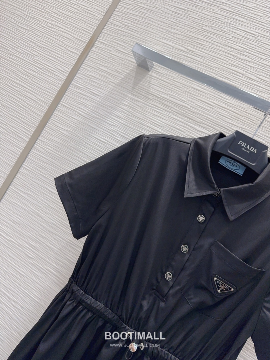 Prada SS26 Polyester Elastic Waist Short Sleeve One Piece 프라다 SS26 폴리에스터 밴딩 허리 반팔 블랙 원피스 12