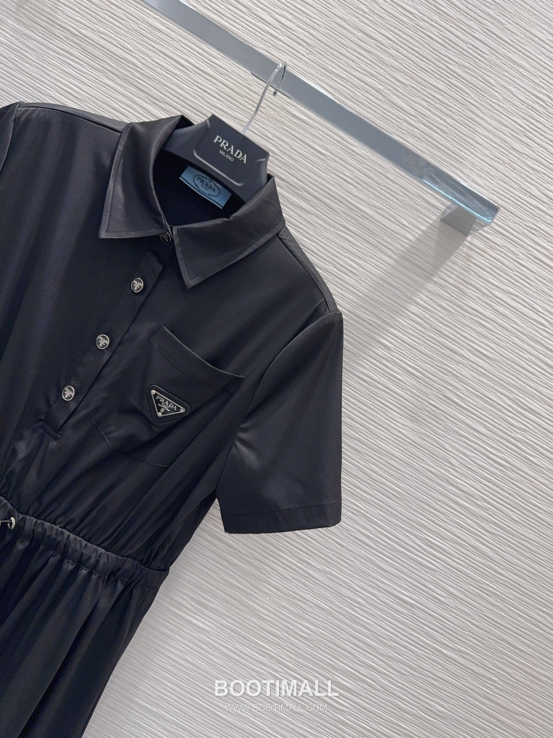 Prada SS26 Polyester Elastic Waist Short Sleeve One Piece 프라다 SS26 폴리에스터 밴딩 허리 반팔 블랙 원피스 13