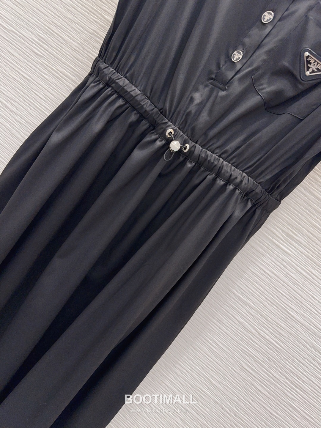 Prada SS26 Polyester Elastic Waist Short Sleeve One Piece 프라다 SS26 폴리에스터 밴딩 허리 반팔 블랙 원피스 14