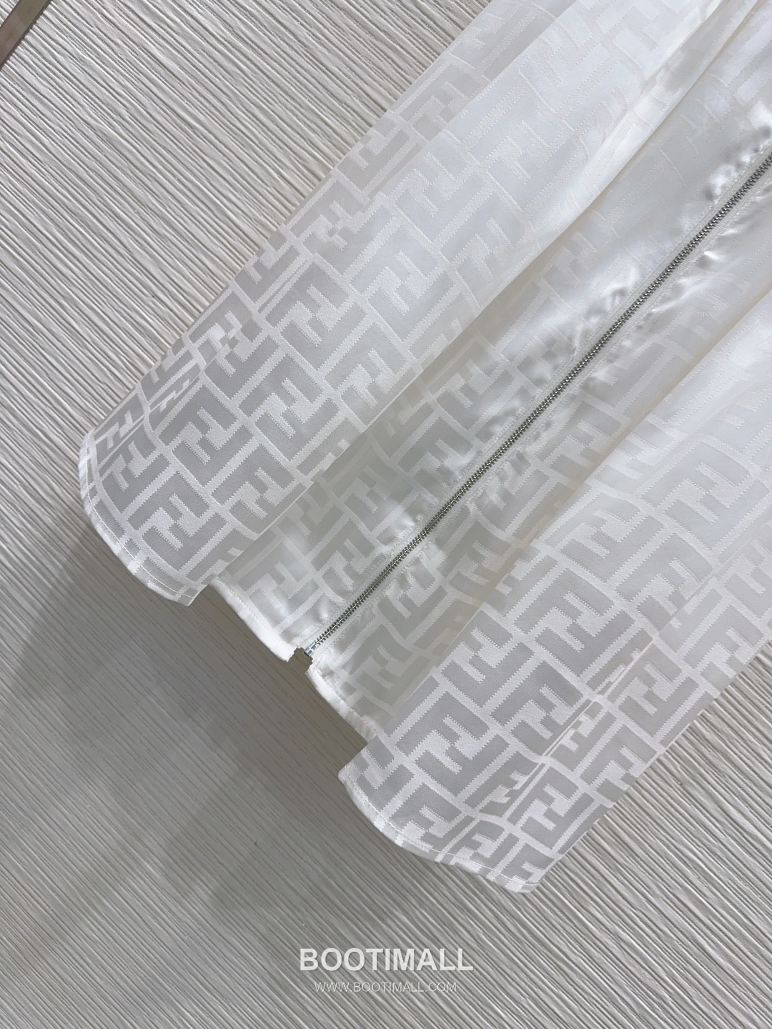 Fendi SS26 Acetate Jacquard Zip Collar Short Sleeve One Piece 펜디 SS26 아세테이트 자카드 집업 카라 블랙 원피스 14