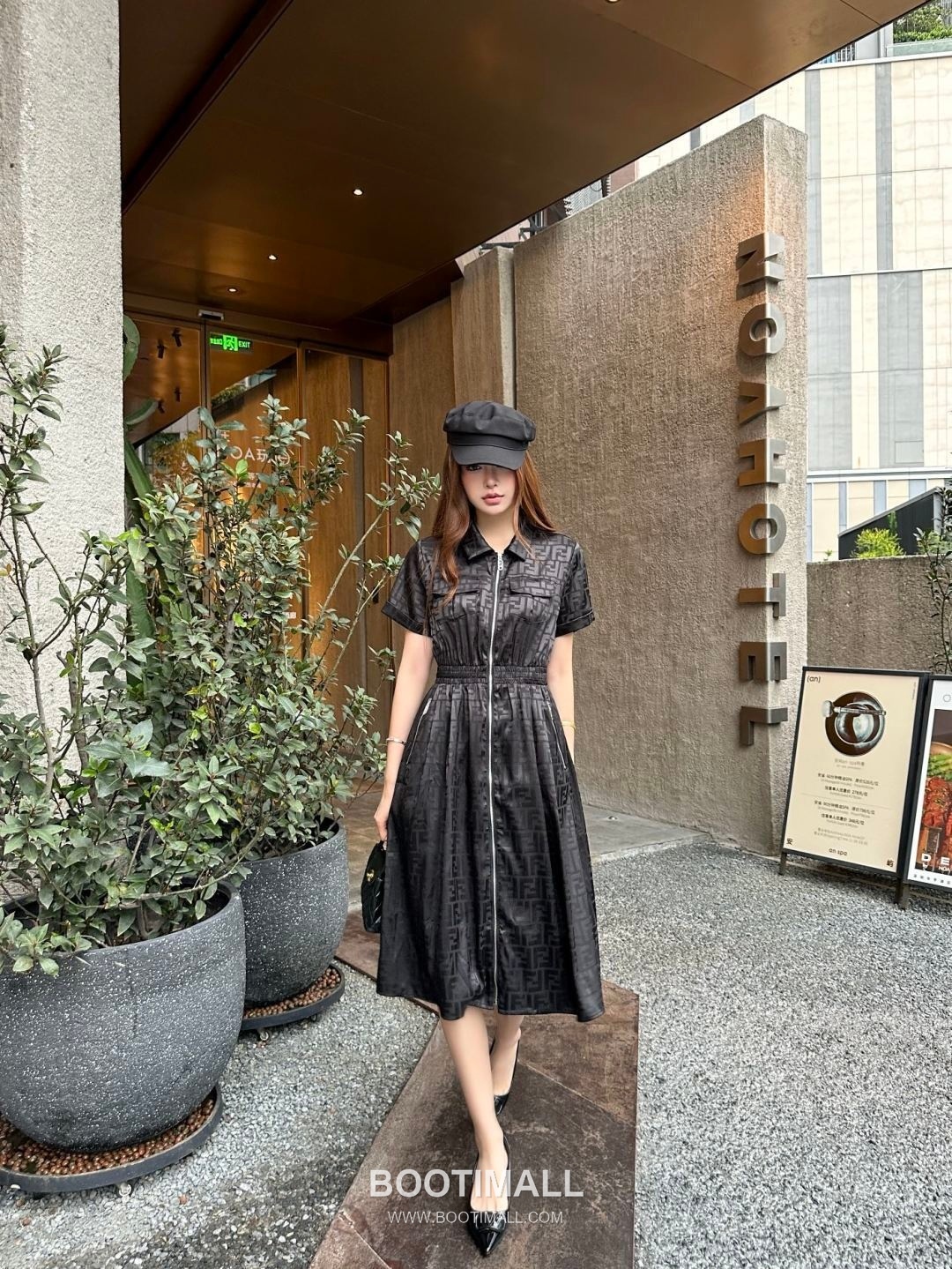 Fendi SS26 Acetate Jacquard Zip Collar Short Sleeve One Piece 펜디 SS26 아세테이트 자카드 집업 카라 블랙 원피스 3