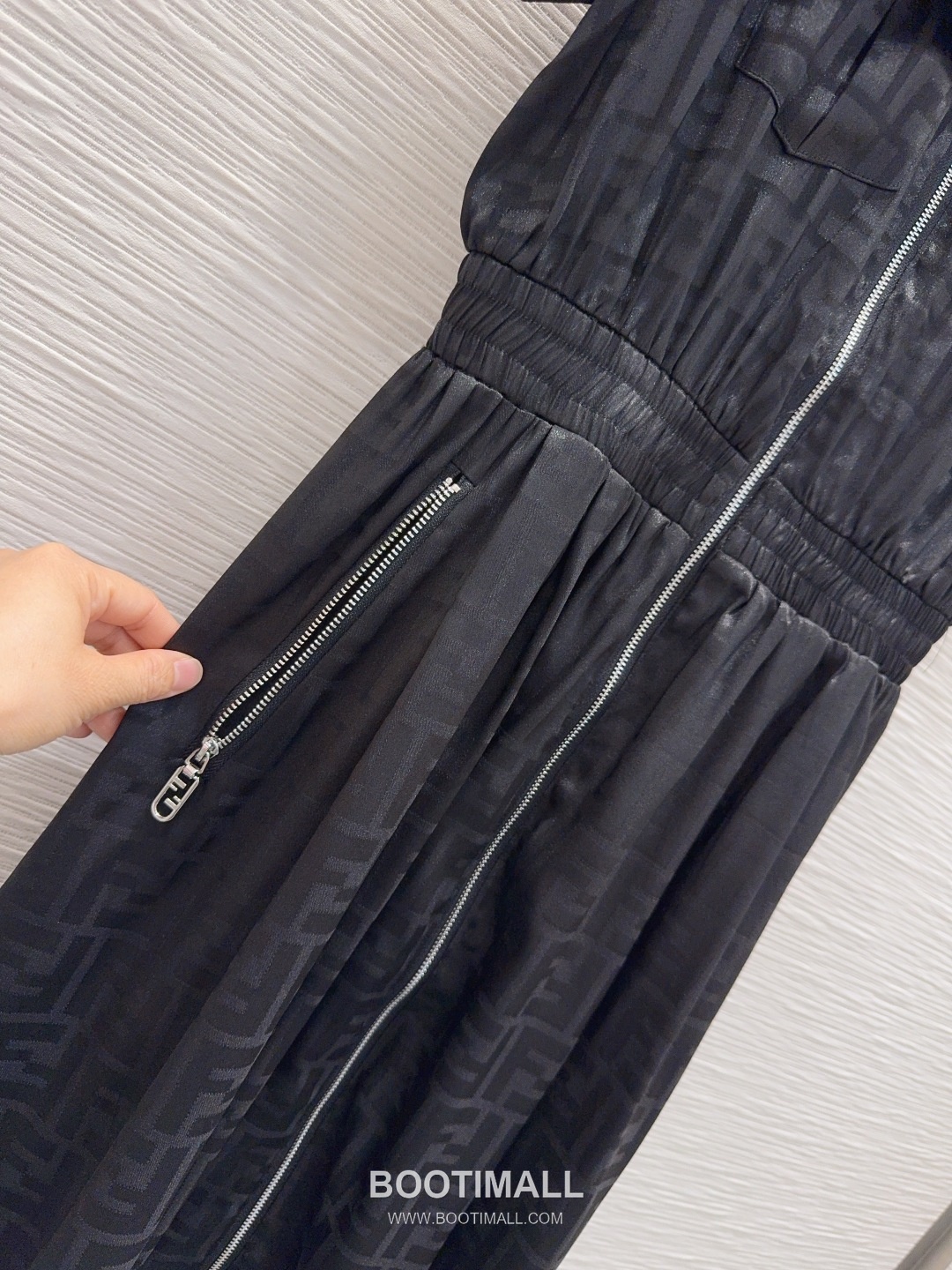 Fendi SS26 Acetate Jacquard Zip Collar Short Sleeve One Piece 펜디 SS26 아세테이트 자카드 집업 카라 블랙 원피스 15