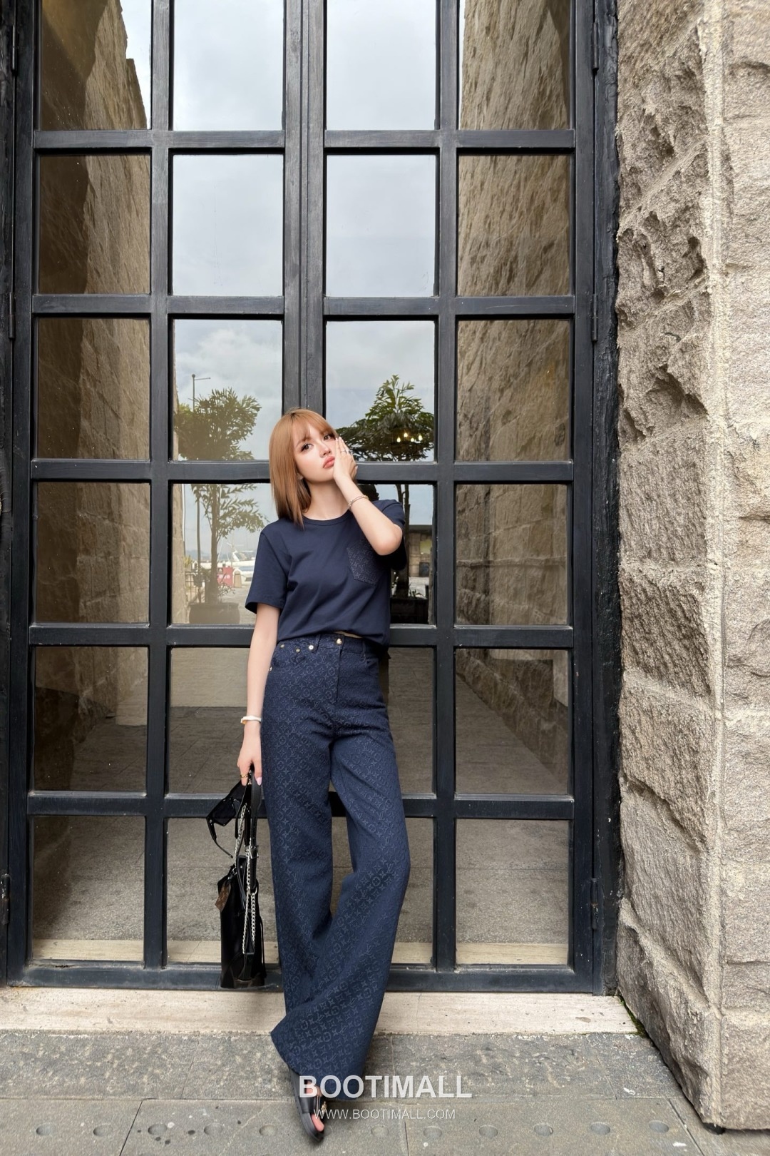 Louis Vuitton SS26 Cotton Logo Print T-Shirt 루이비통 SS26 코튼 로고 프린트 블랙 티셔츠 2