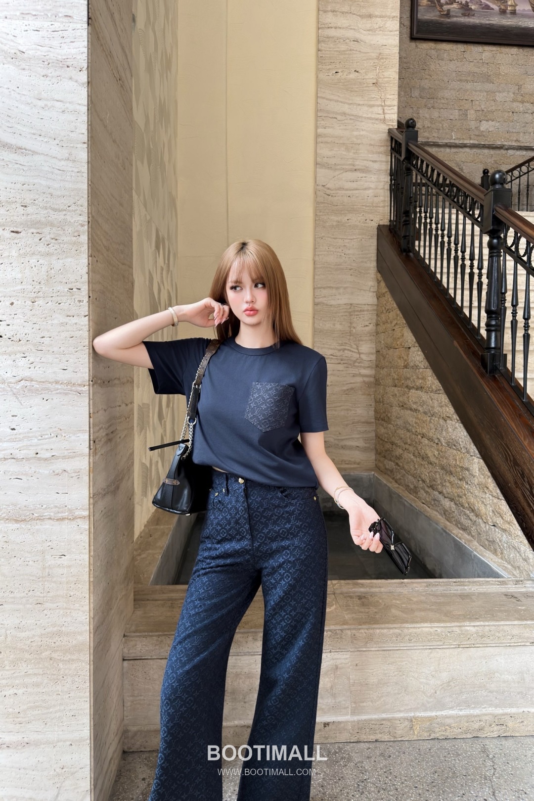 Louis Vuitton SS26 Cotton Logo Print T-Shirt 루이비통 SS26 코튼 로고 프린트 블랙 티셔츠 4