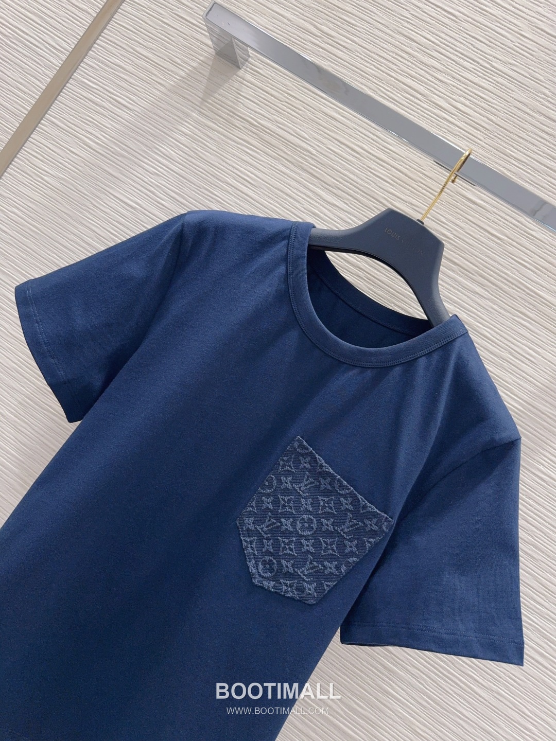 Louis Vuitton SS26 Cotton Logo Print T-Shirt 루이비통 SS26 코튼 로고 프린트 블랙 티셔츠 11