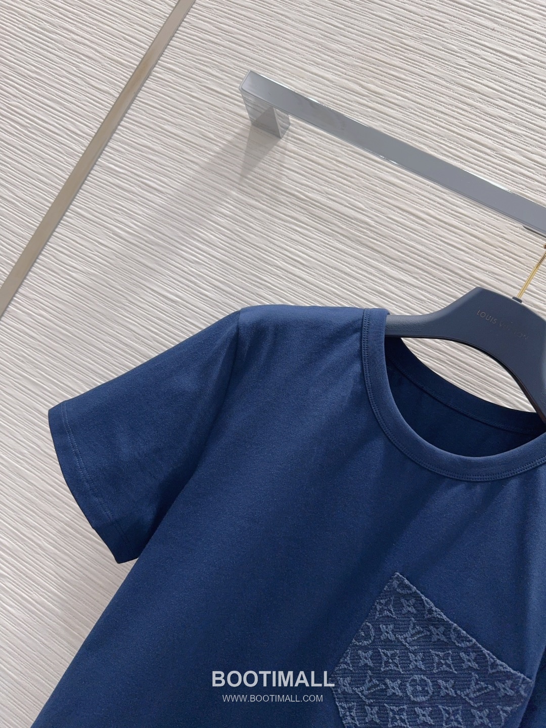 Louis Vuitton SS26 Cotton Logo Print T-Shirt 루이비통 SS26 코튼 로고 프린트 블랙 티셔츠 12