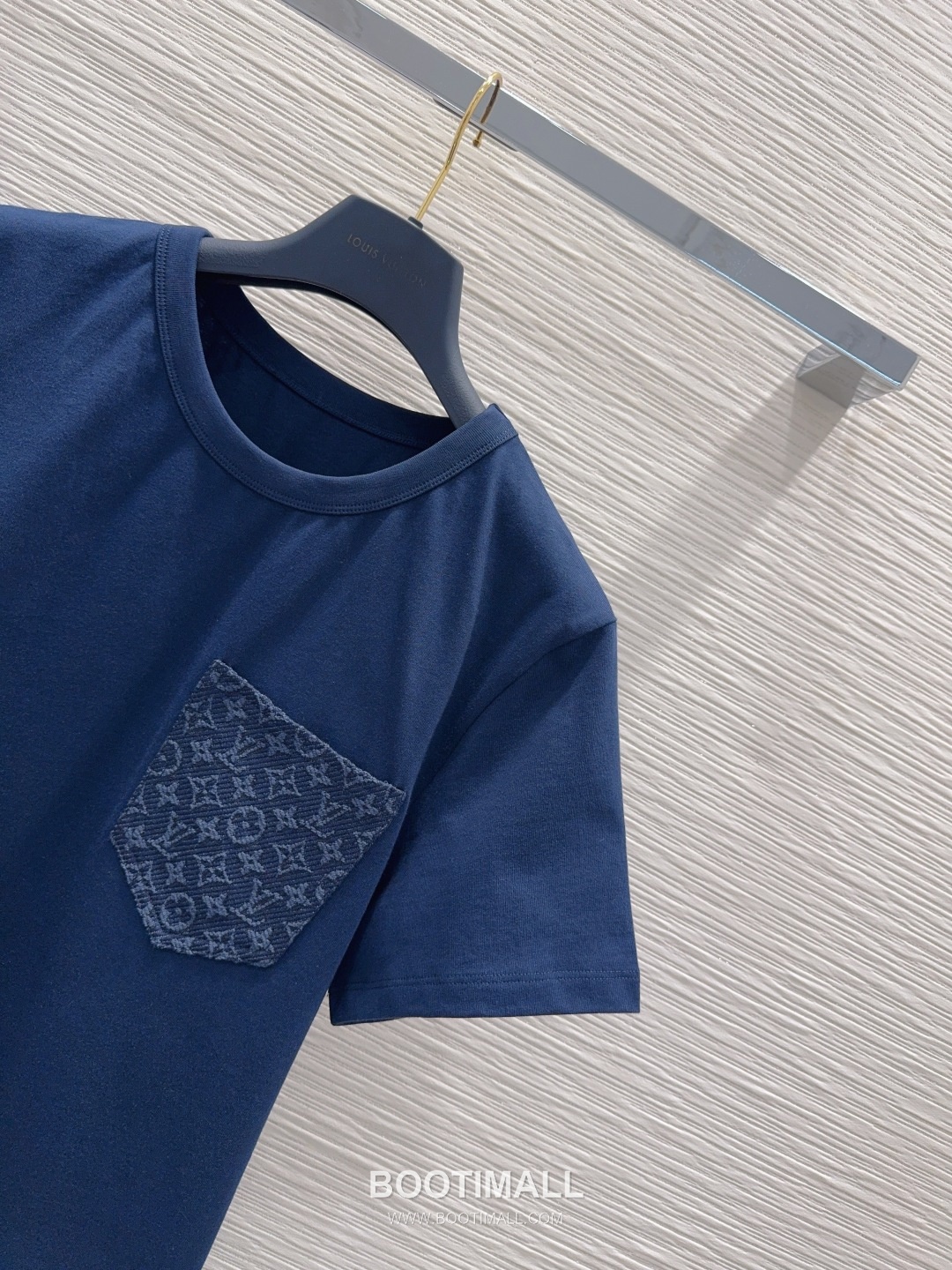 Louis Vuitton SS26 Cotton Logo Print T-Shirt 루이비통 SS26 코튼 로고 프린트 블랙 티셔츠 13