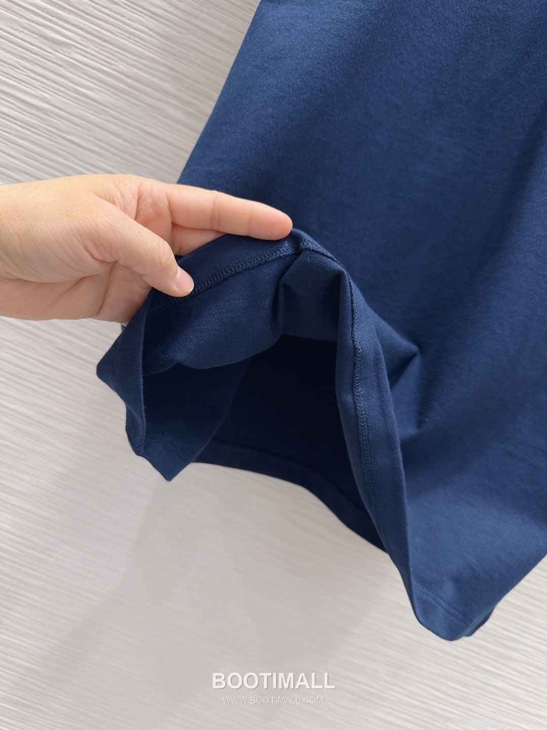 Louis Vuitton SS26 Cotton Logo Print T-Shirt 루이비통 SS26 코튼 로고 프린트 블랙 티셔츠 15