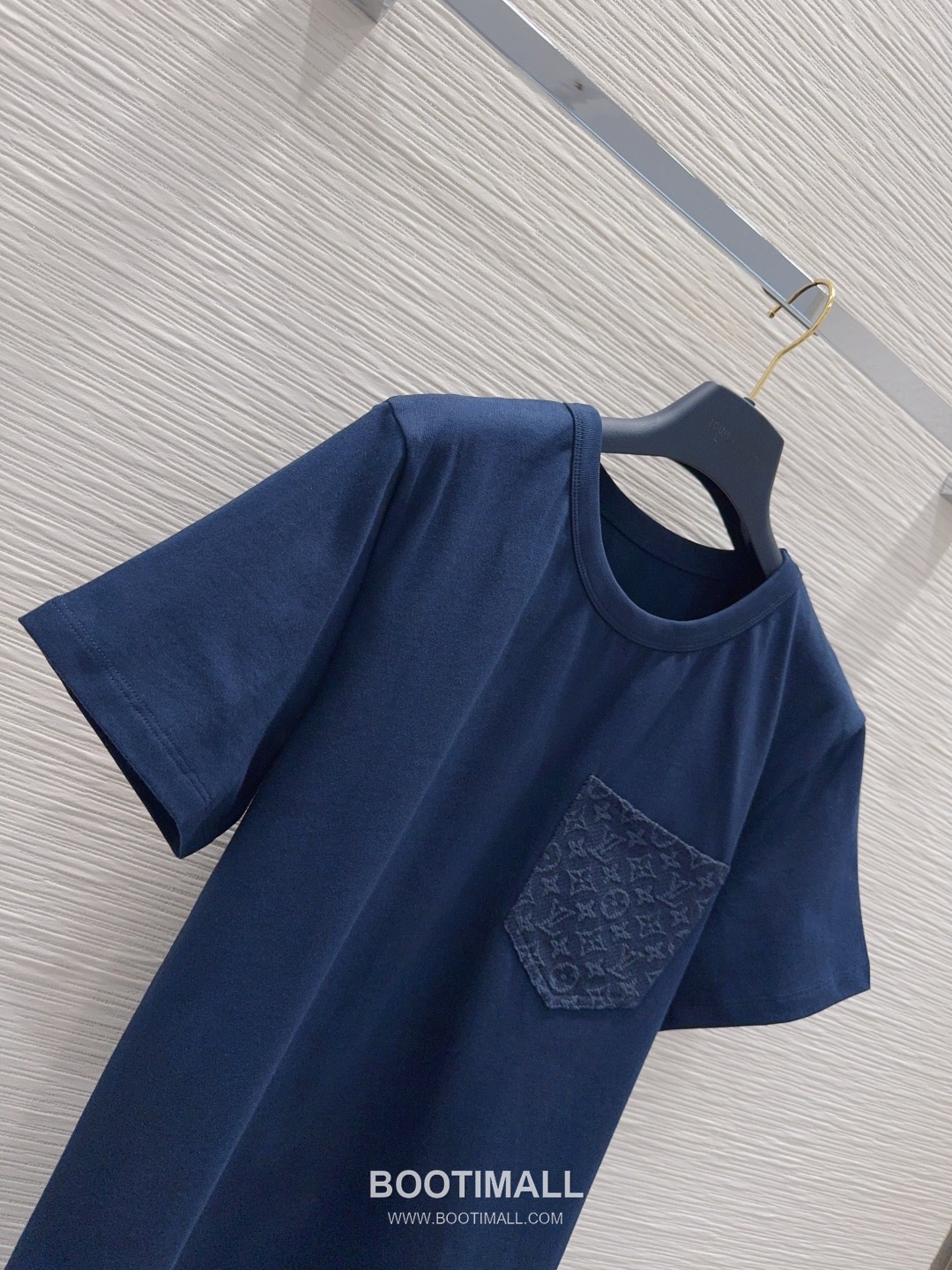 Louis Vuitton SS26 Cotton Logo Print T-Shirt 루이비통 SS26 코튼 로고 프린트 블랙 티셔츠 17