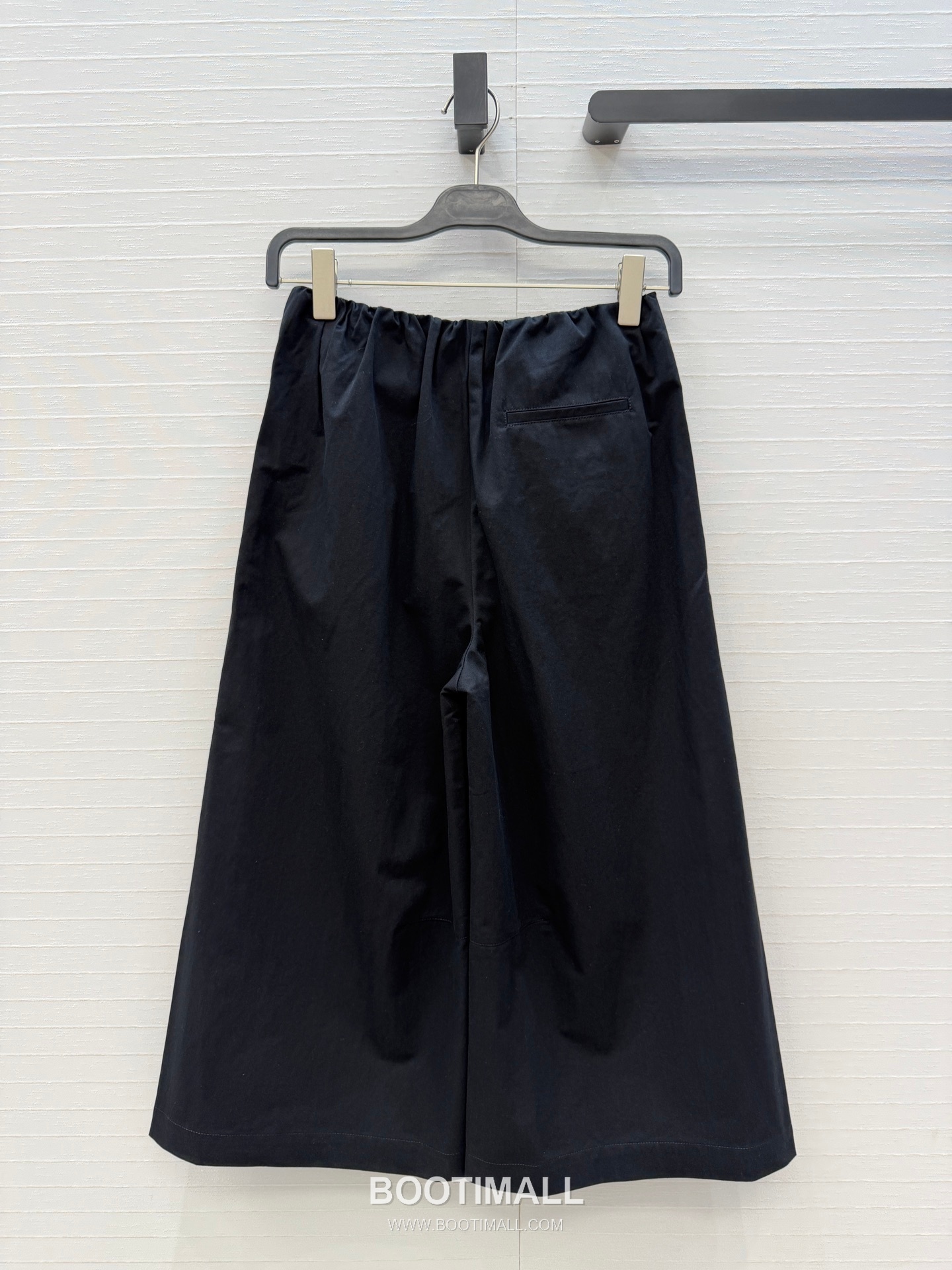 Loewe SS26 Twill Cotton Pleated Drawstring Wide Pants 로에베 SS26 트윌 코튼 플리츠 드로스트링 블랙 팬츠 8