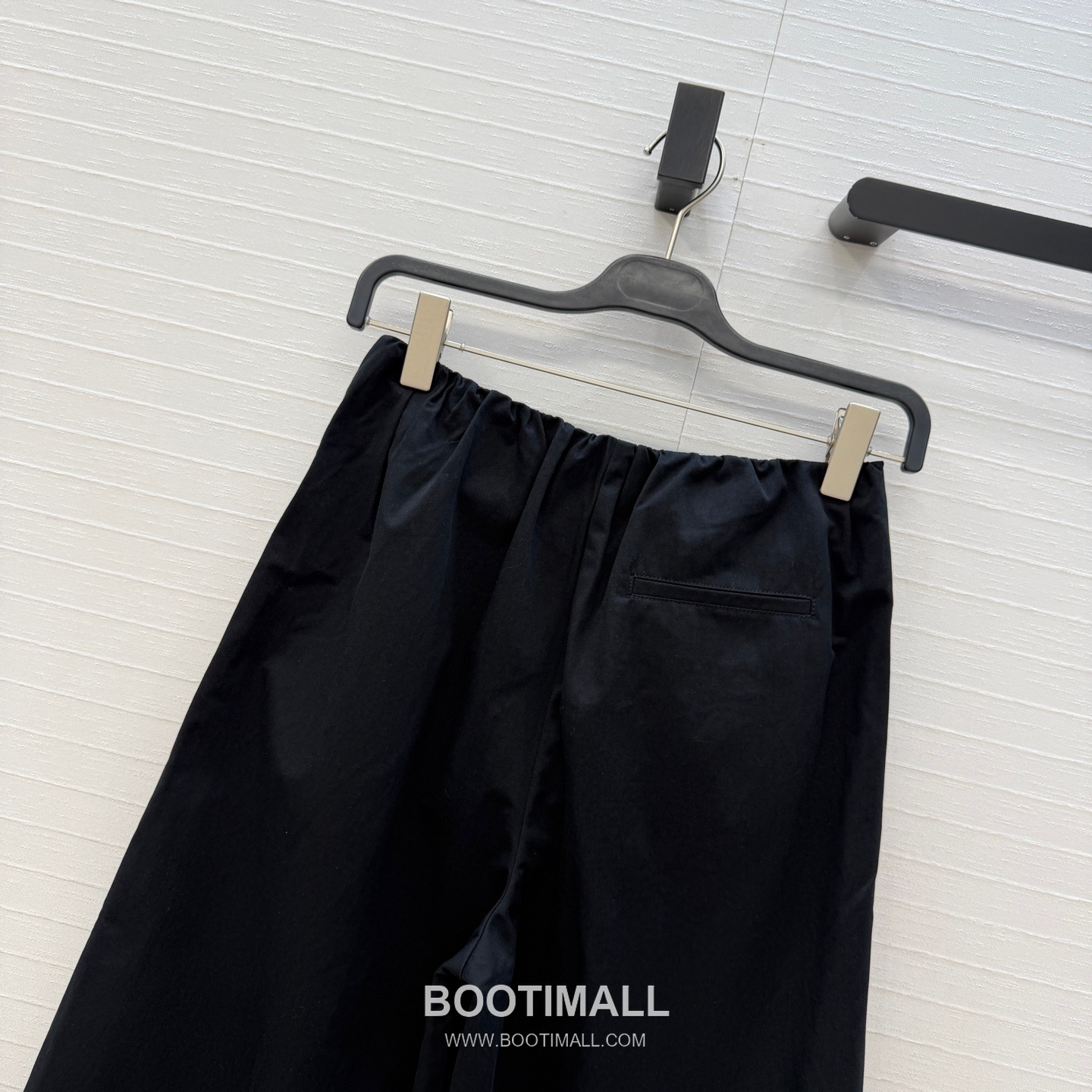 Loewe SS26 Twill Cotton Pleated Drawstring Wide Pants 로에베 SS26 트윌 코튼 플리츠 드로스트링 블랙 팬츠 9