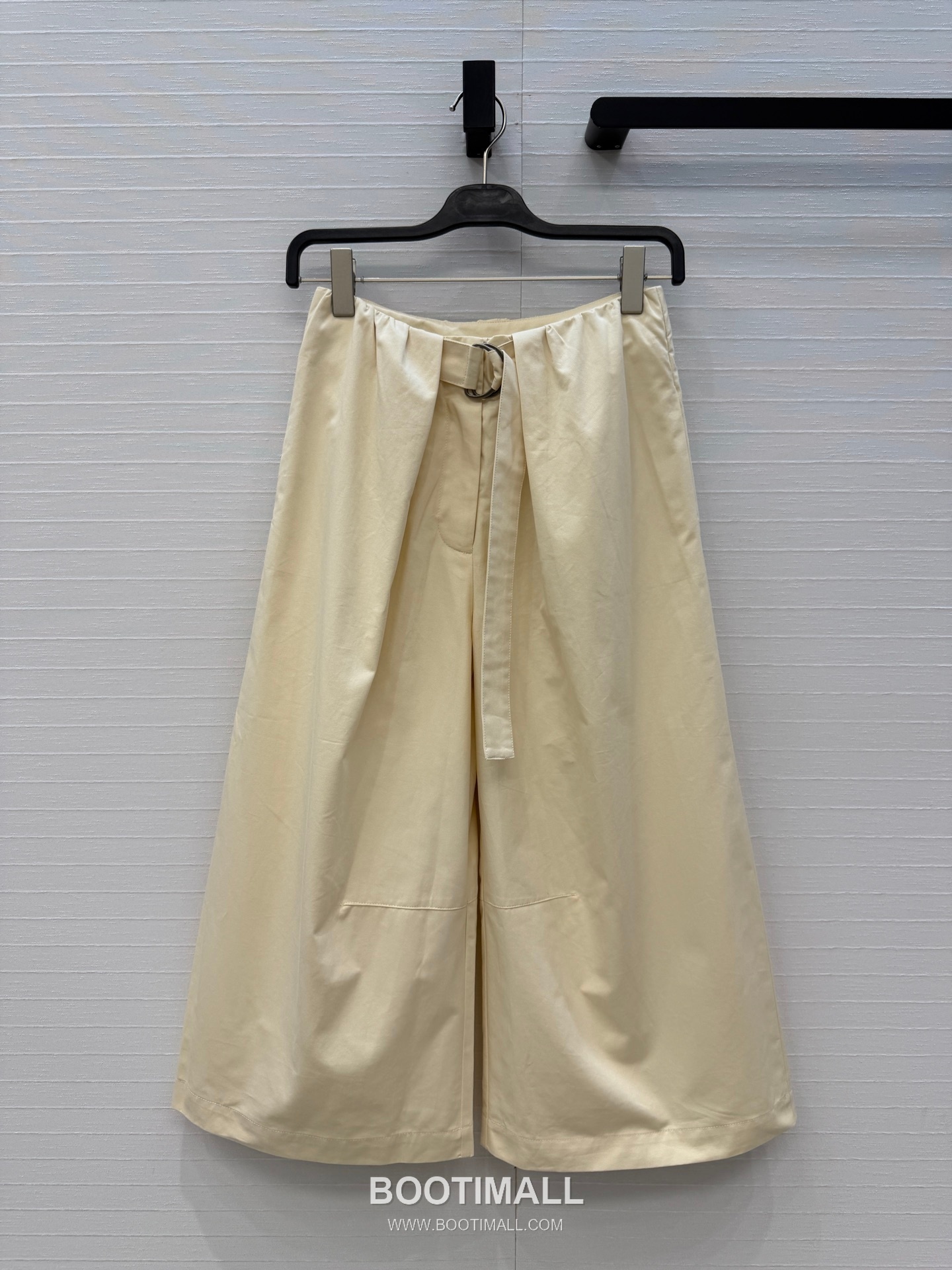 Loewe SS26 Twill Cotton Pleated Drawstring Wide Pants 로에베 SS26 트윌 코튼 플리츠 드로스트링 블랙 팬츠 1
