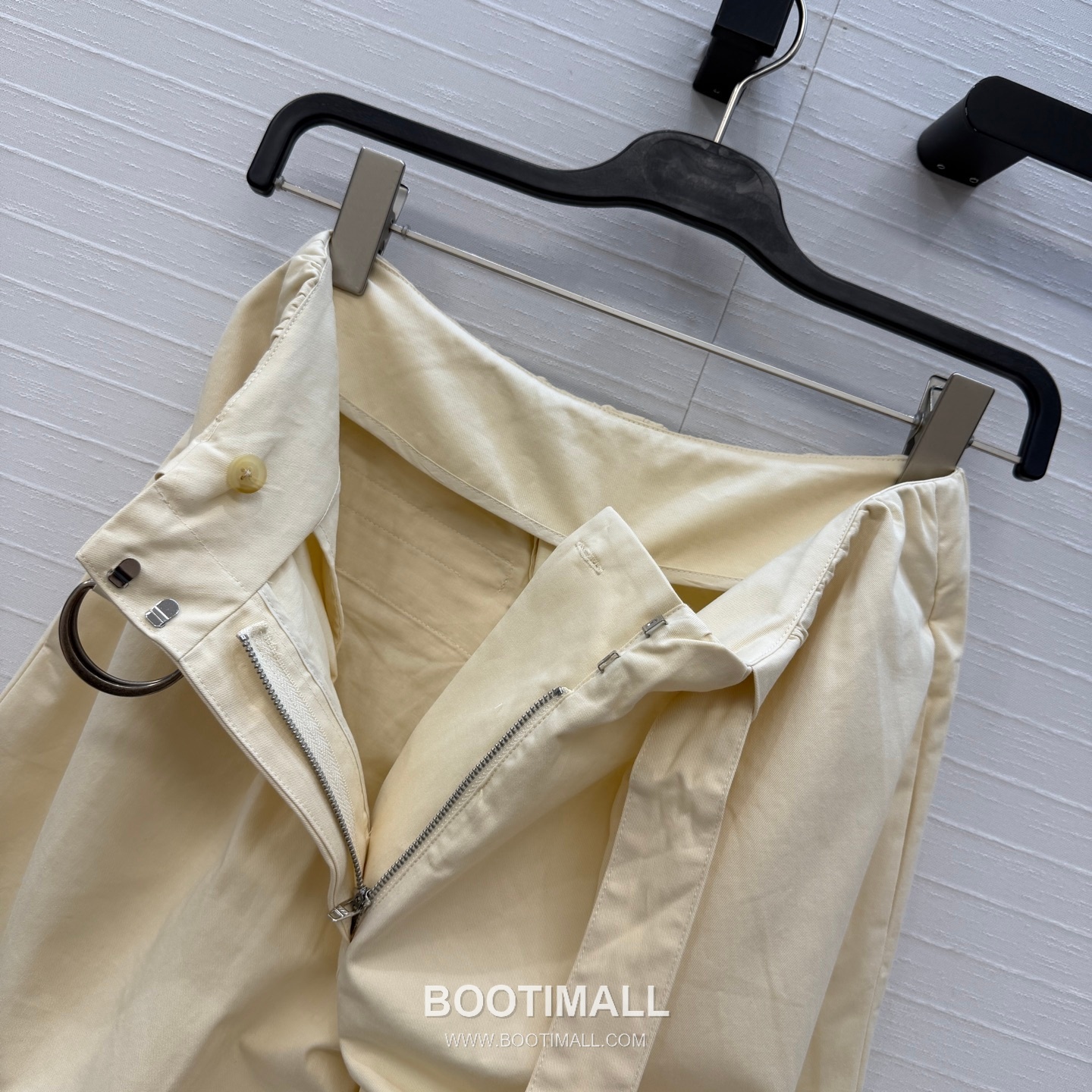 Loewe SS26 Twill Cotton Pleated Drawstring Wide Pants 로에베 SS26 트윌 코튼 플리츠 드로스트링 블랙 팬츠 4