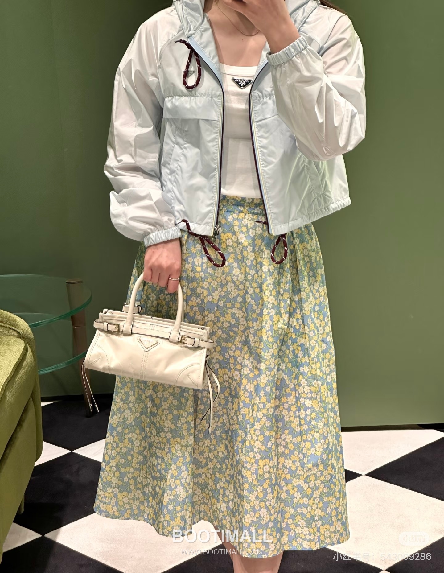 Prada SS26 Nylon Triangle Logo Hooded Zip Jacket 프라다 SS26 나일론 삼각 로고 후드 집업 블루 재킷 7