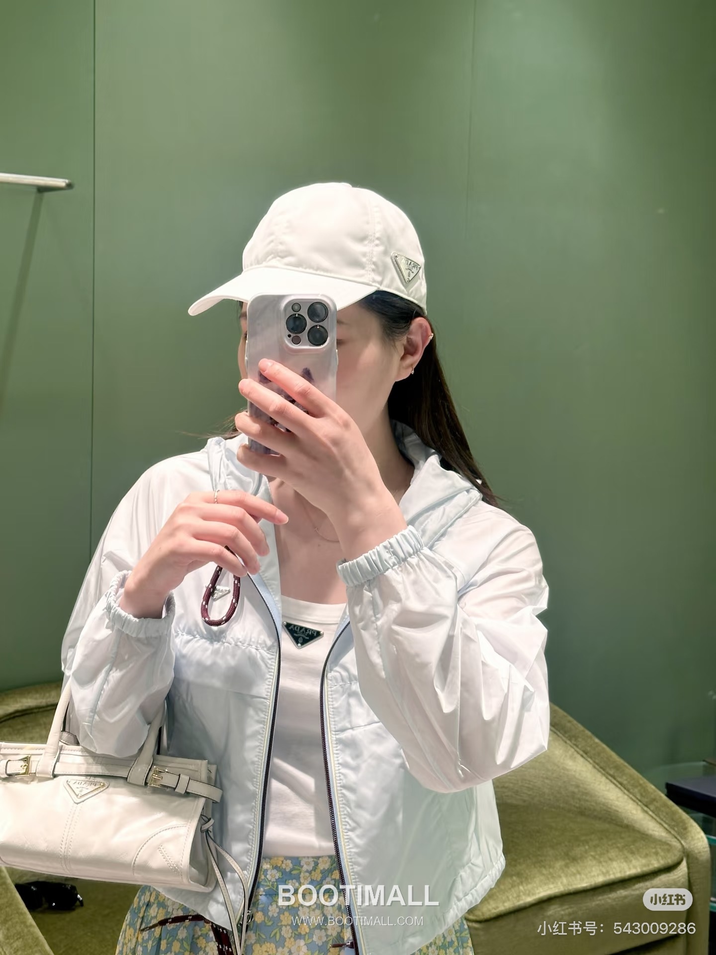 Prada SS26 Nylon Triangle Logo Hooded Zip Jacket 프라다 SS26 나일론 삼각 로고 후드 집업 블루 재킷 8