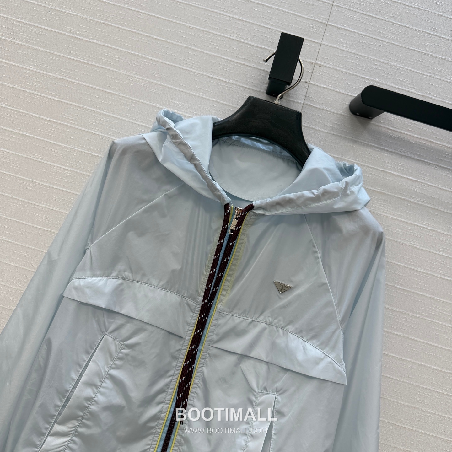 Prada SS26 Nylon Triangle Logo Hooded Zip Jacket 프라다 SS26 나일론 삼각 로고 후드 집업 블루 재킷 11