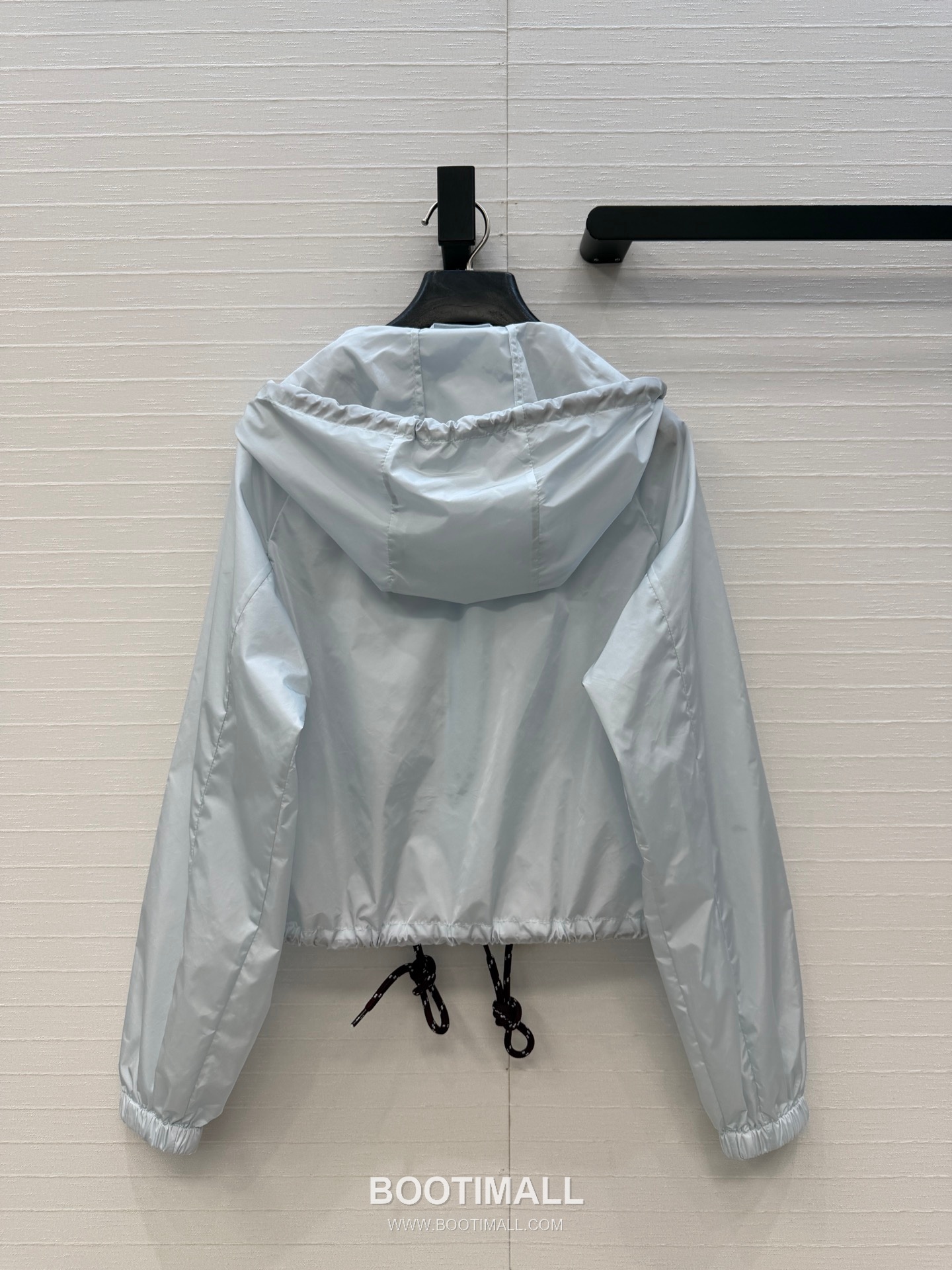 Prada SS26 Nylon Triangle Logo Hooded Zip Jacket 프라다 SS26 나일론 삼각 로고 후드 집업 블루 재킷 17