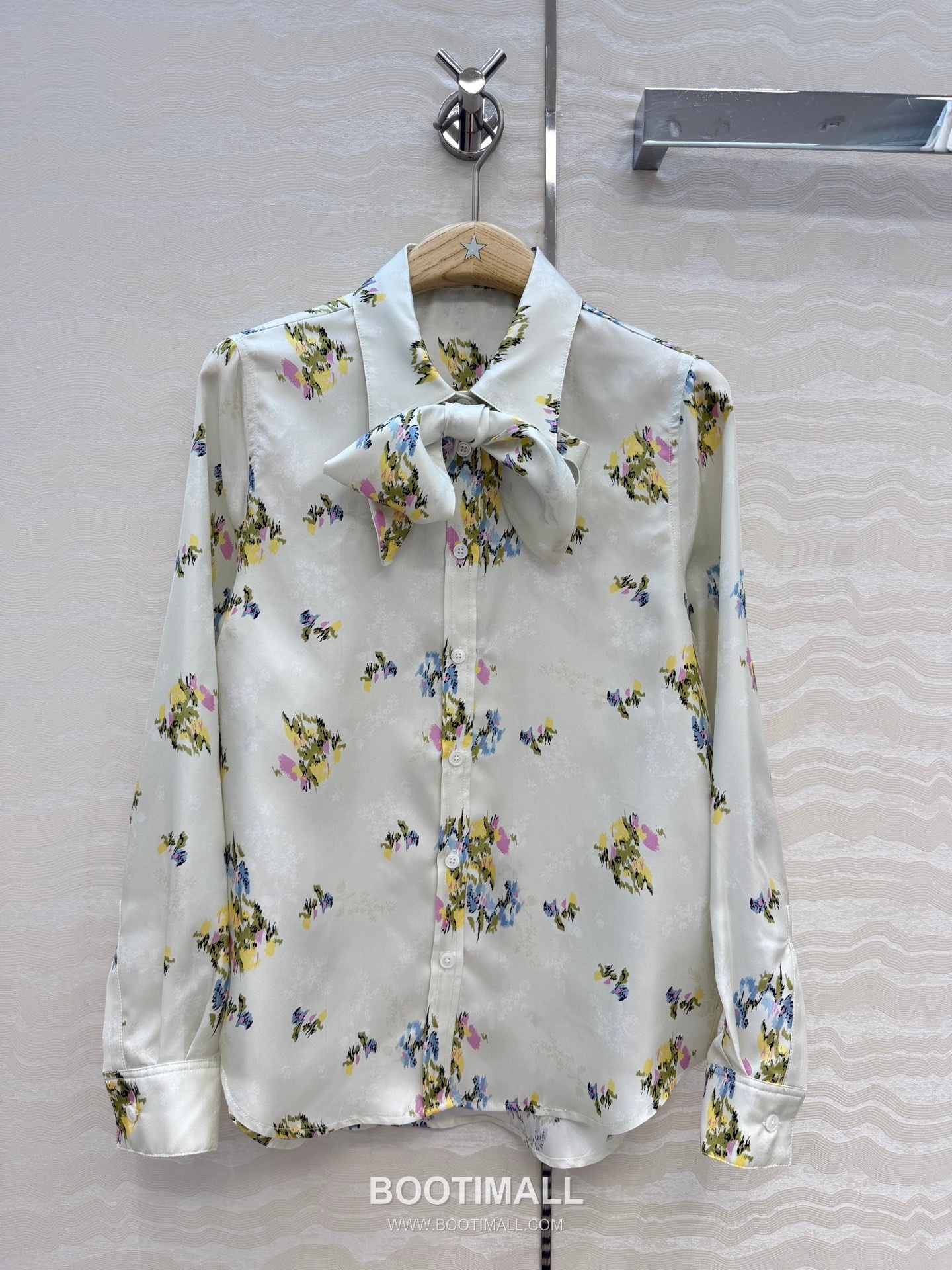 Dior SS26 Silk Twill Floral Print Bow Tie Blouse 디올 SS26 실크 트윌 플라워 프린트 리본 블라우스 화이트 1