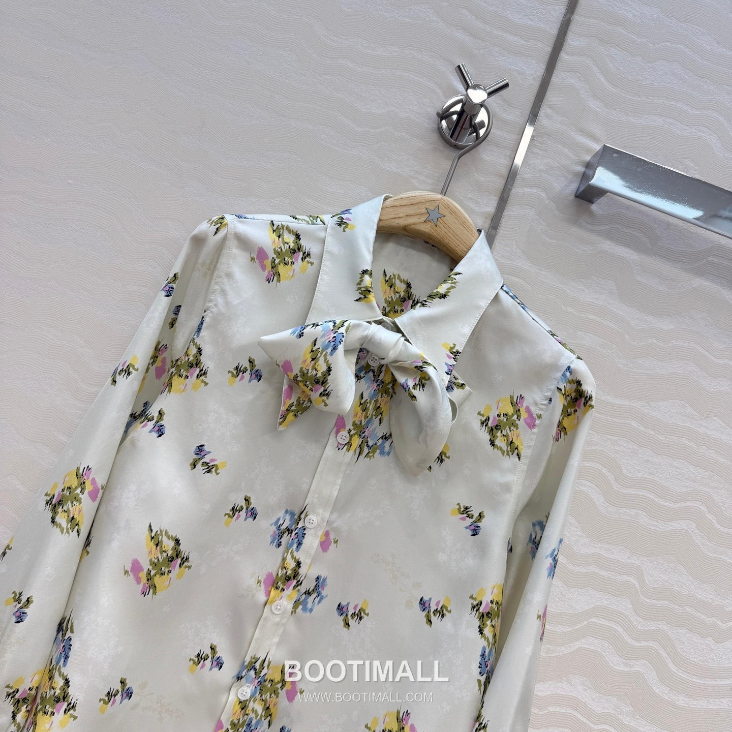 Dior SS26 Silk Twill Floral Print Bow Tie Blouse 디올 SS26 실크 트윌 플라워 프린트 리본 블라우스 화이트 2