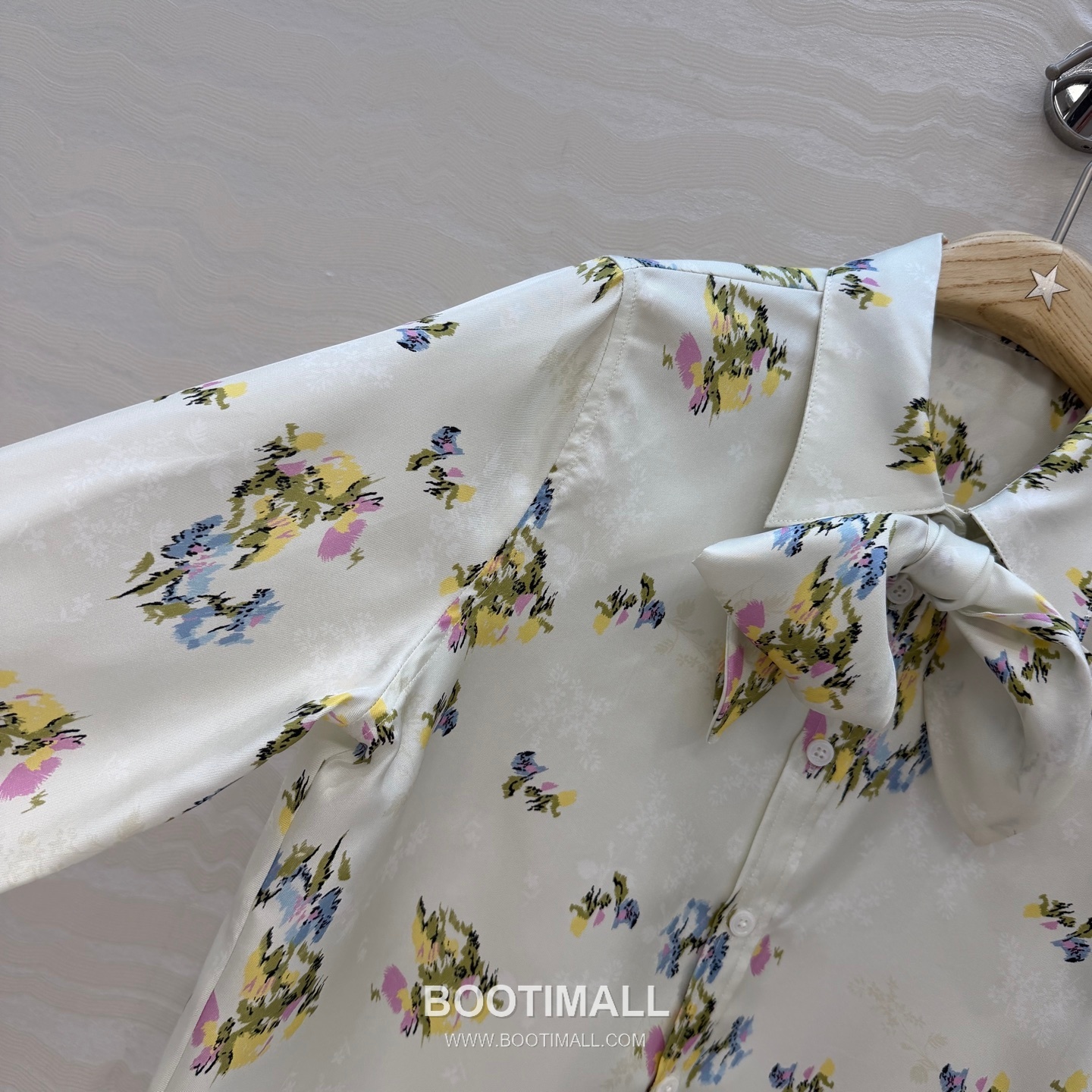 Dior SS26 Silk Twill Floral Print Bow Tie Blouse 디올 SS26 실크 트윌 플라워 프린트 리본 블라우스 화이트 3