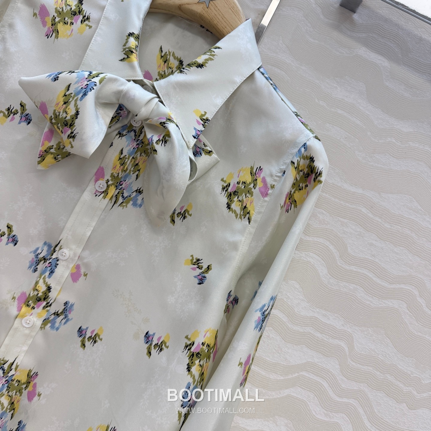 Dior SS26 Silk Twill Floral Print Bow Tie Blouse 디올 SS26 실크 트윌 플라워 프린트 리본 블라우스 화이트 4