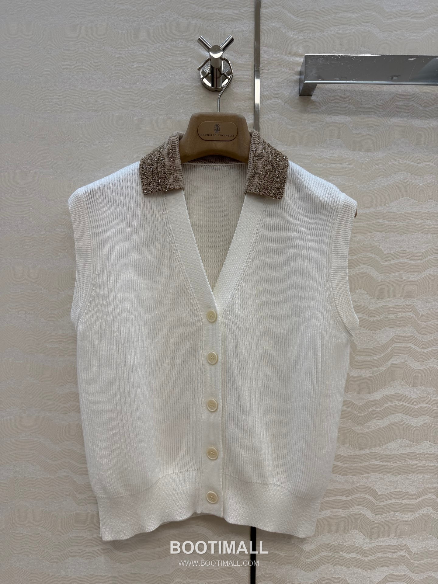 Balenciaga SS26 Linen Cotton Sequin V-Neck Vest 발렌시아가 SS26 린넨 코튼 시퀸 V넥 베이지 베스트 1