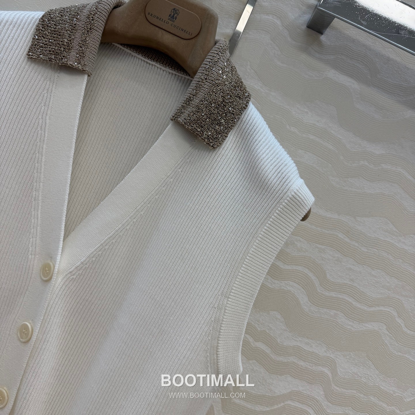 Balenciaga SS26 Linen Cotton Sequin V-Neck Vest 발렌시아가 SS26 린넨 코튼 시퀸 V넥 베이지 베스트 3