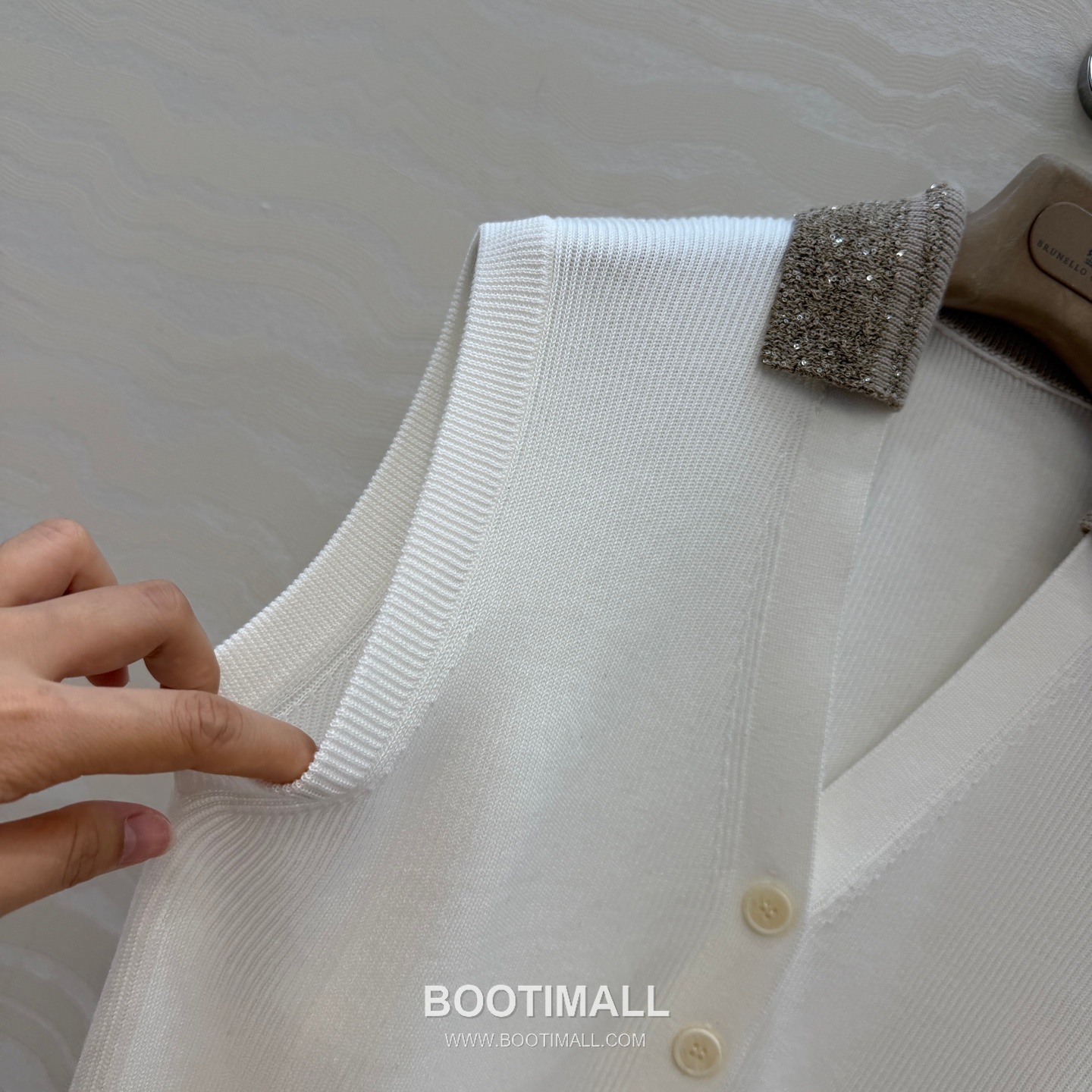 Balenciaga SS26 Linen Cotton Sequin V-Neck Vest 발렌시아가 SS26 린넨 코튼 시퀸 V넥 베이지 베스트 4