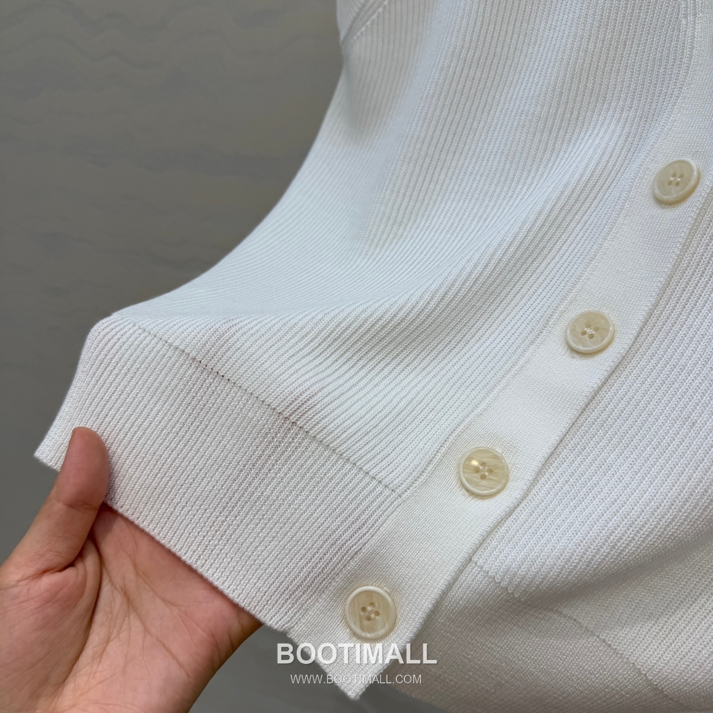 Balenciaga SS26 Linen Cotton Sequin V-Neck Vest 발렌시아가 SS26 린넨 코튼 시퀸 V넥 베이지 베스트 7