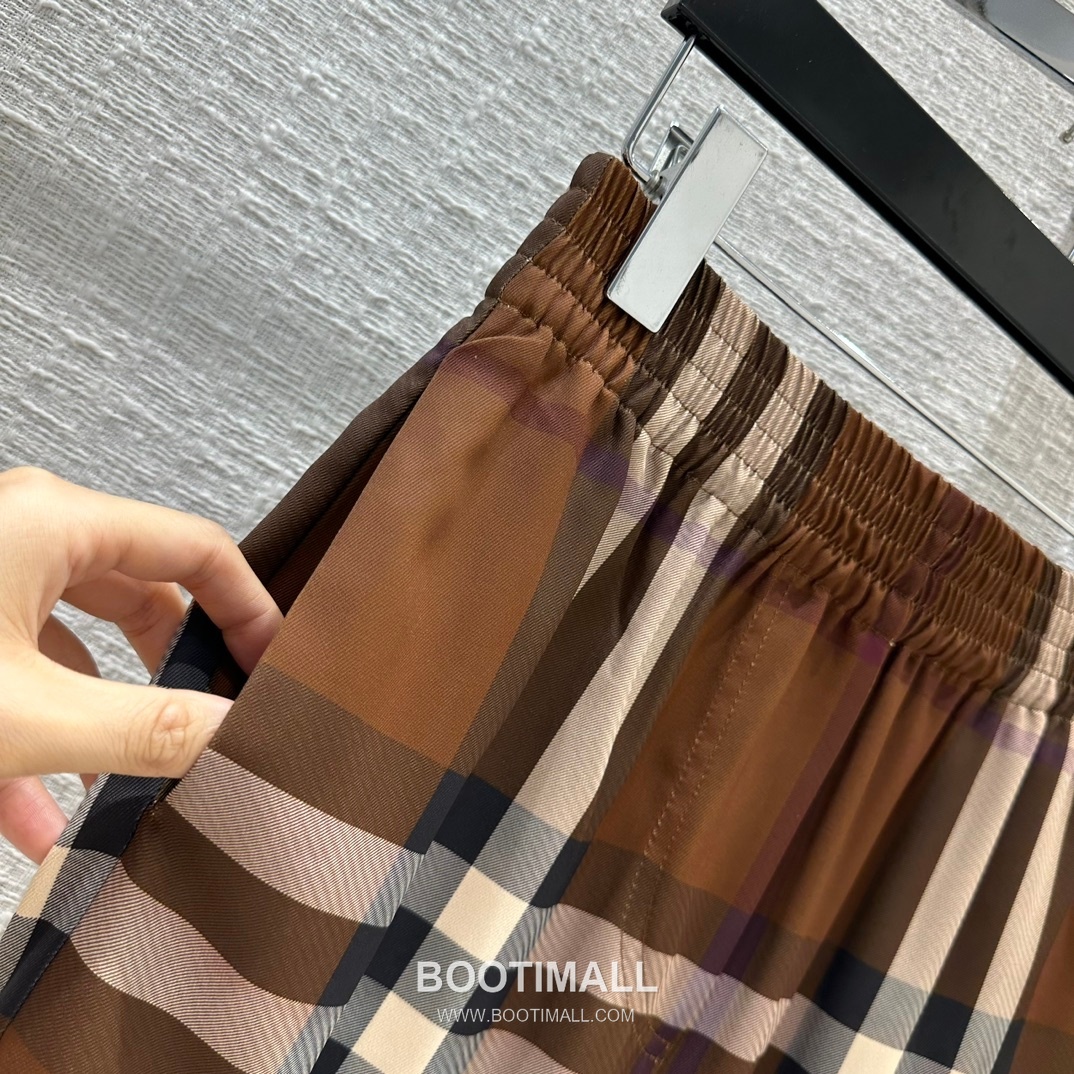 Burberry SS26 Cotton Check Straight Fit Pants 버버리 SS26 코튼 체크 스트레이트핏 브라운 팬츠 12