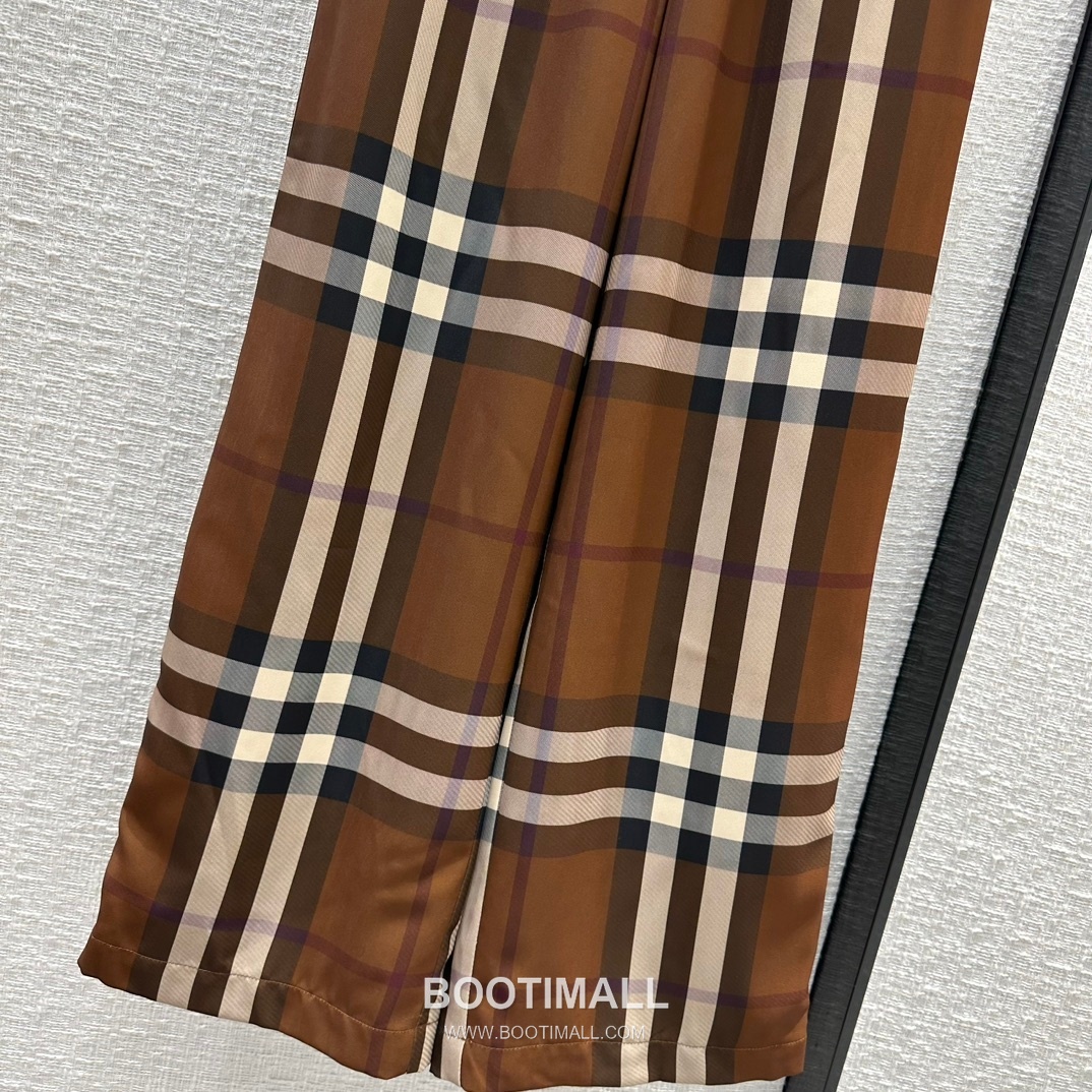 Burberry SS26 Cotton Check Straight Fit Pants 버버리 SS26 코튼 체크 스트레이트핏 브라운 팬츠 16