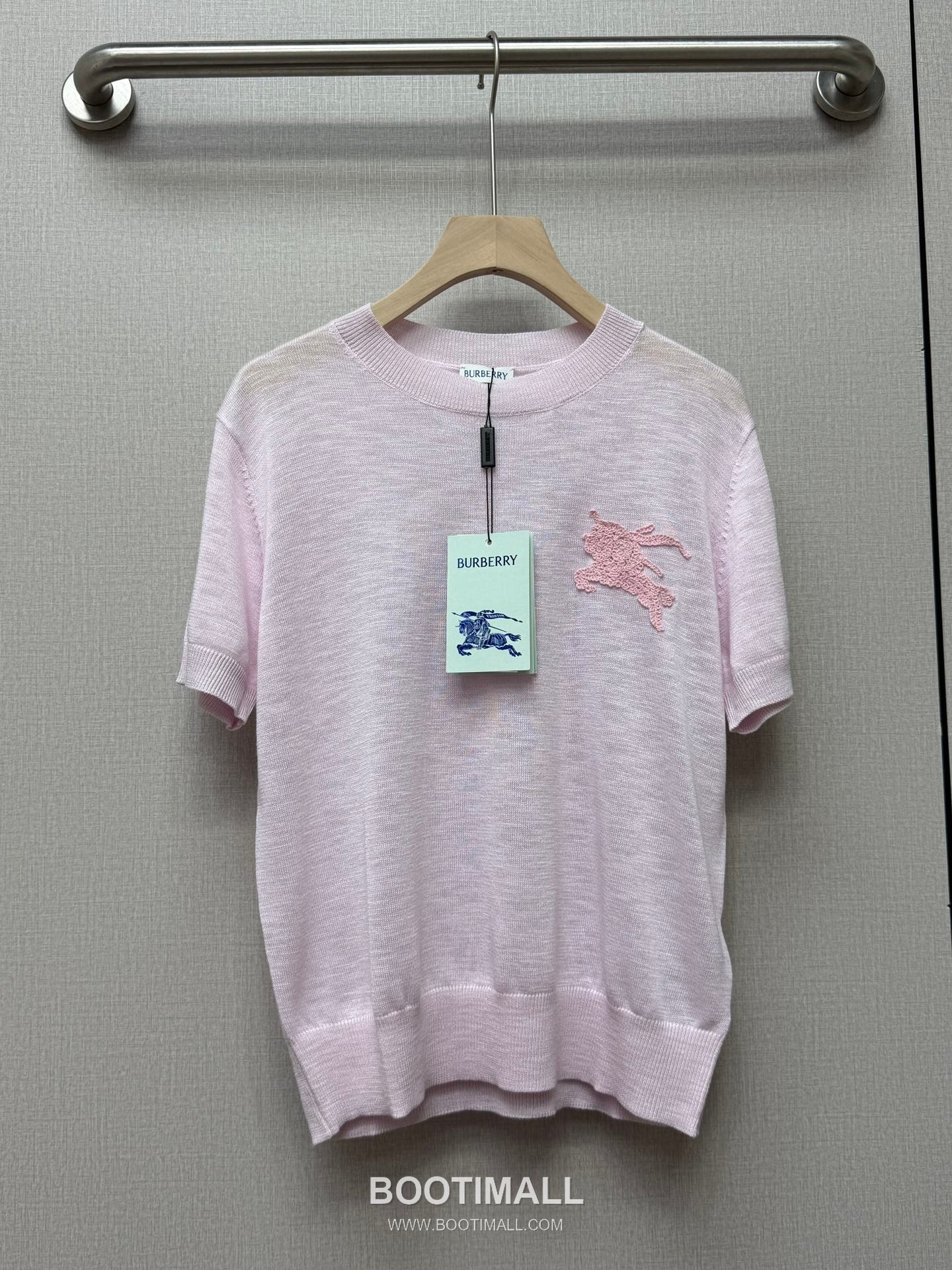 Burberry SS26 Wool Knight Logo Embroidered Knit T-Shirt 버버리 SS26 울 기사 로고 자수 니트 블랙 티셔츠 7