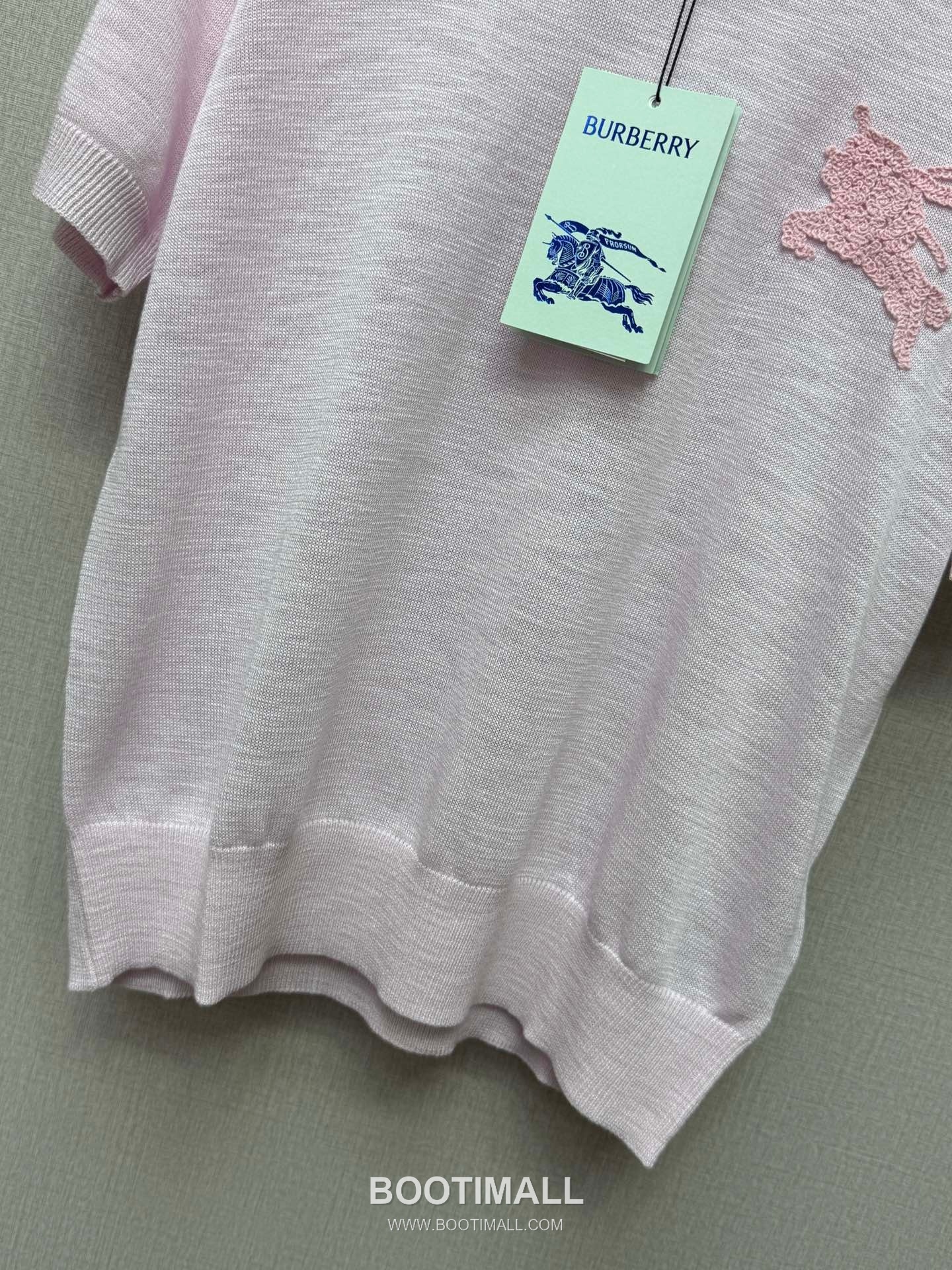 Burberry SS26 Wool Knight Logo Embroidered Knit T-Shirt 버버리 SS26 울 기사 로고 자수 니트 블랙 티셔츠 9