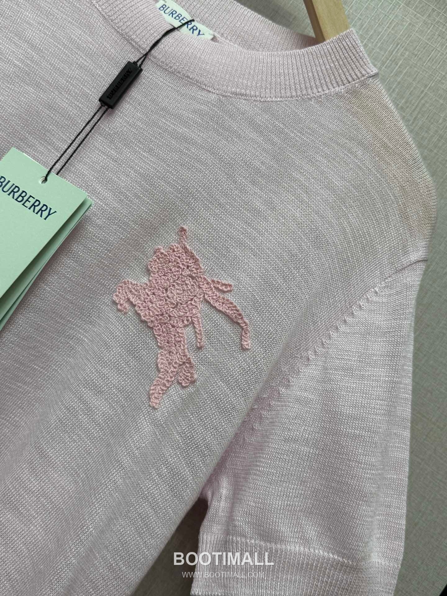 Burberry SS26 Wool Knight Logo Embroidered Knit T-Shirt 버버리 SS26 울 기사 로고 자수 니트 블랙 티셔츠 10