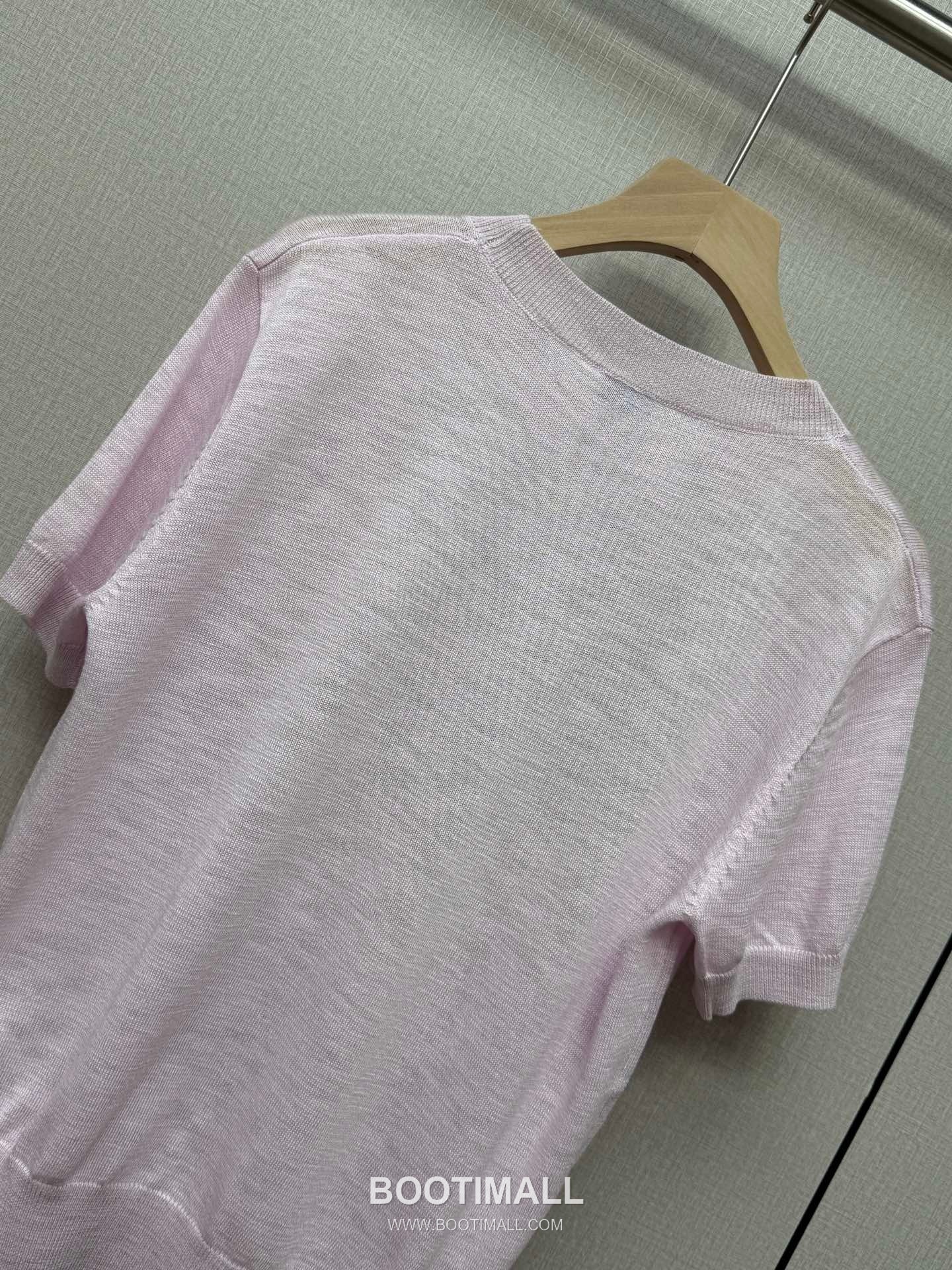 Burberry SS26 Wool Knight Logo Embroidered Knit T-Shirt 버버리 SS26 울 기사 로고 자수 니트 블랙 티셔츠 13