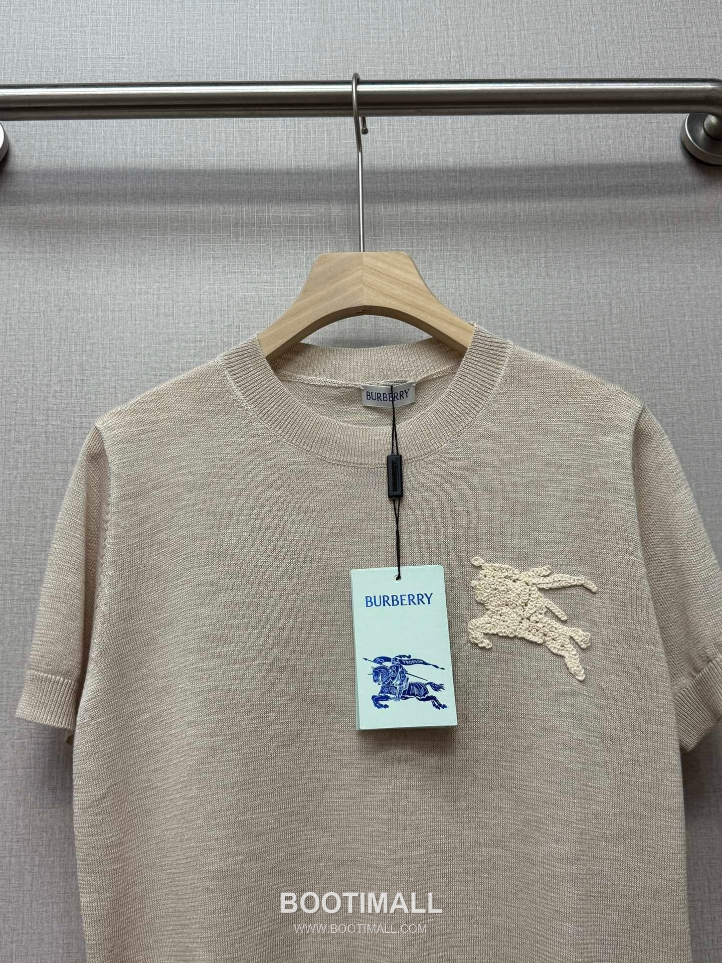 Burberry SS26 Wool Knight Logo Embroidered Knit T-Shirt 버버리 SS26 울 기사 로고 자수 니트 블랙 티셔츠 2