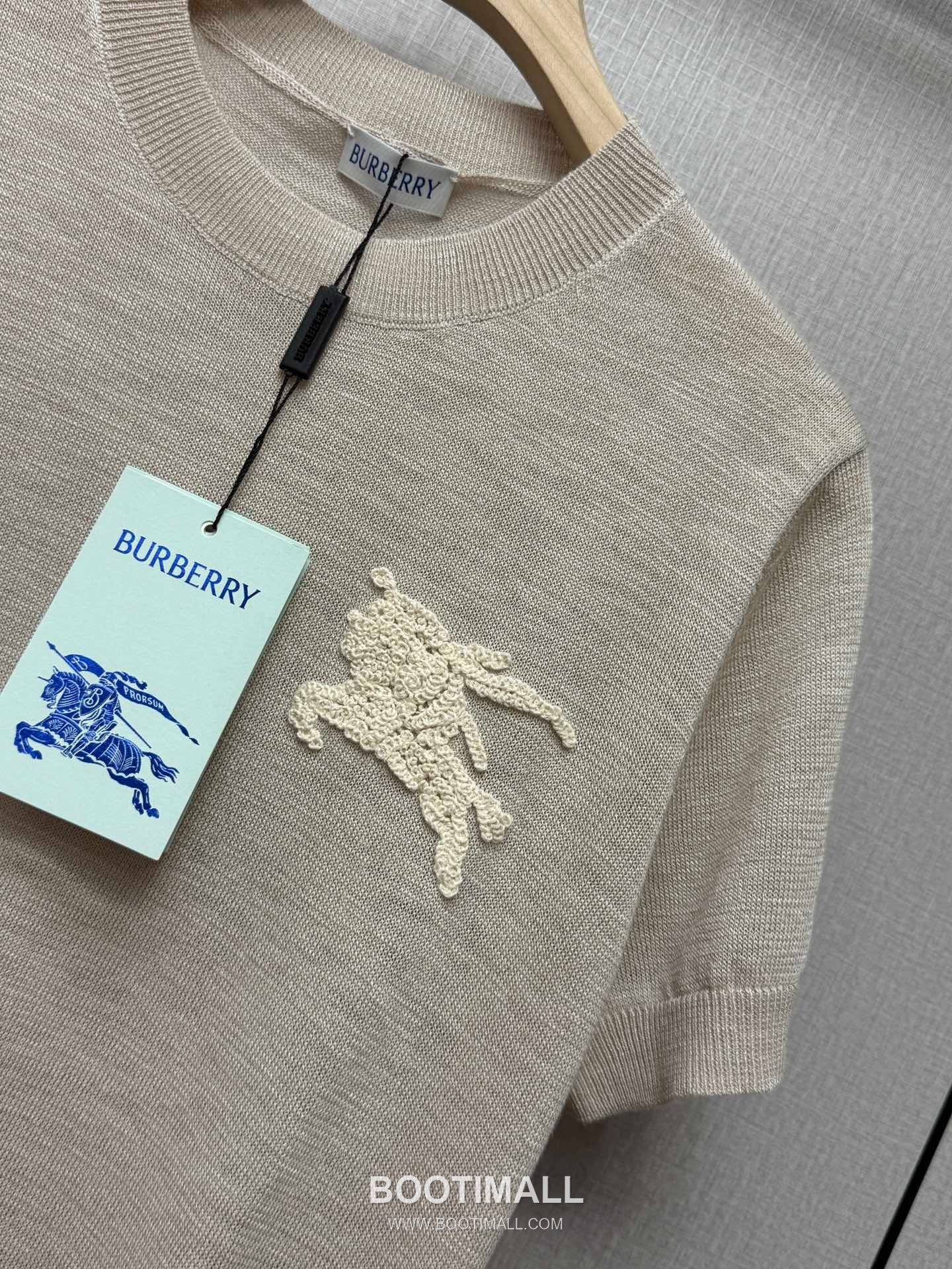 Burberry SS26 Wool Knight Logo Embroidered Knit T-Shirt 버버리 SS26 울 기사 로고 자수 니트 블랙 티셔츠 4