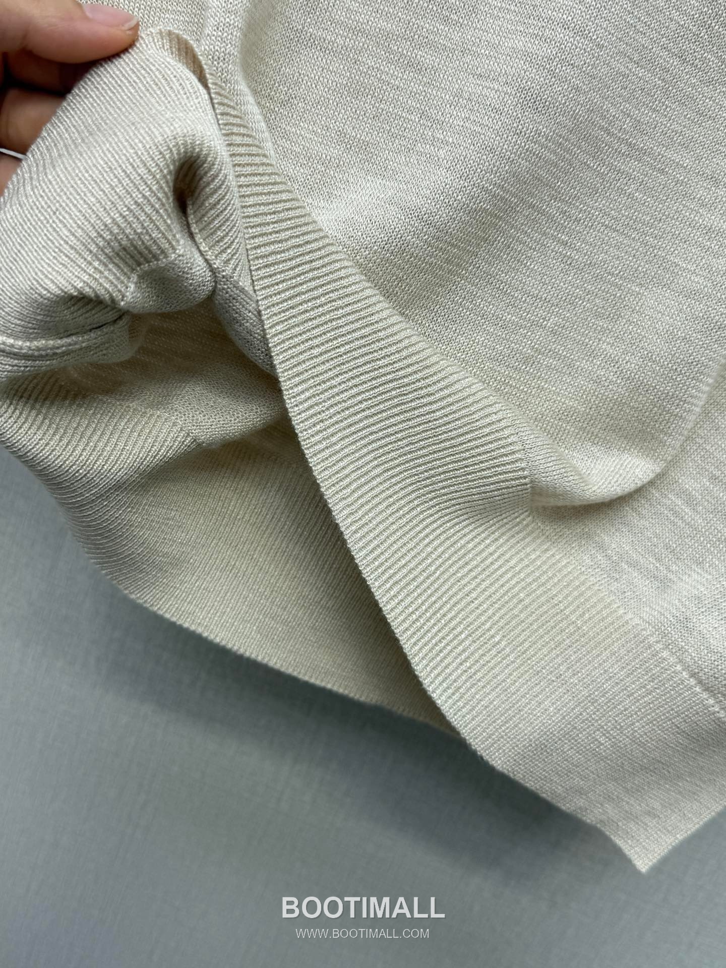 Burberry SS26 Wool Knight Logo Embroidered Knit T-Shirt 버버리 SS26 울 기사 로고 자수 니트 블랙 티셔츠 6