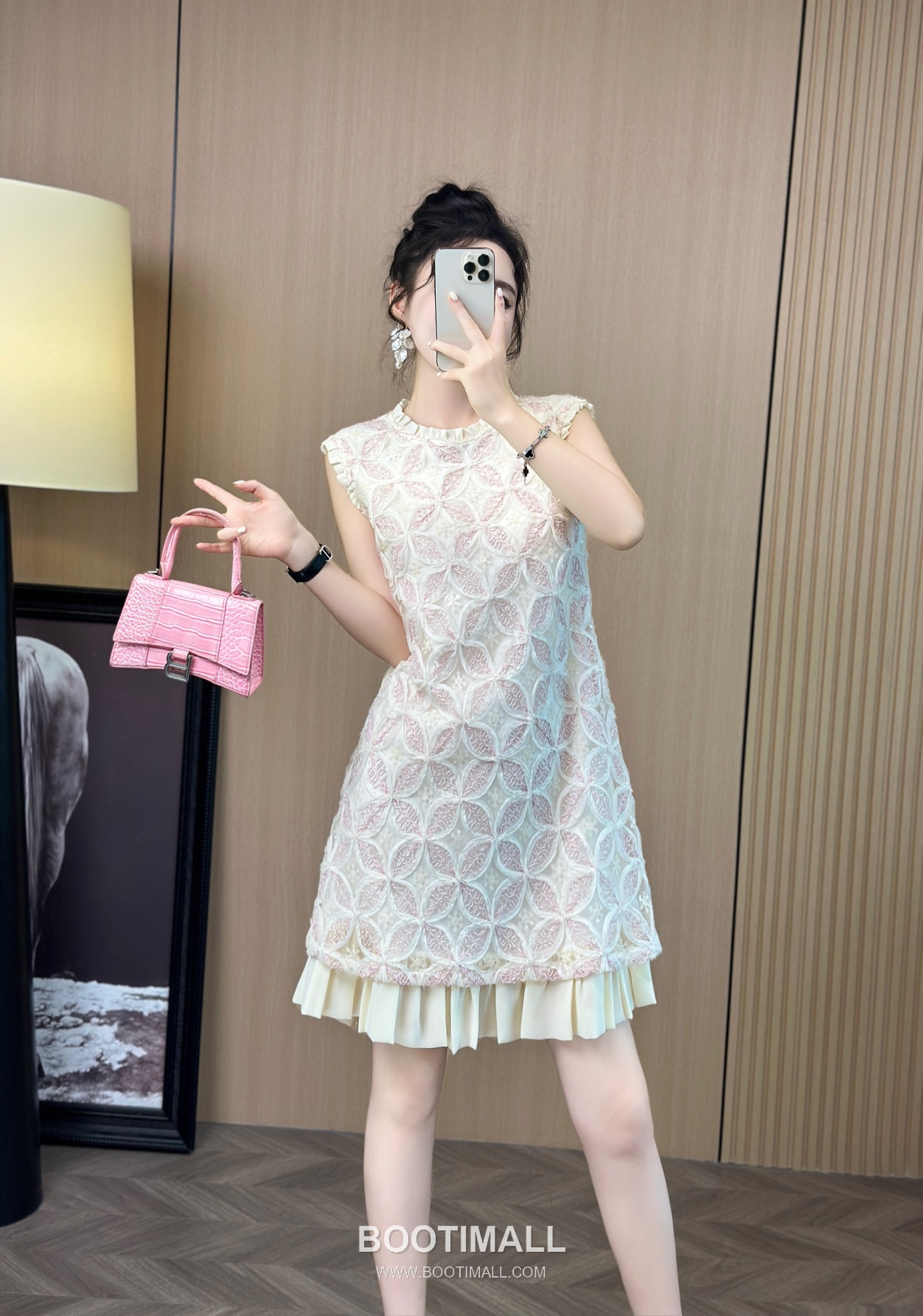 Dior SS26 Chiffon Embroidered Short Sleeve One Piece 디올 SS26 쉬폰 자수 반팔 블루 원피스 1