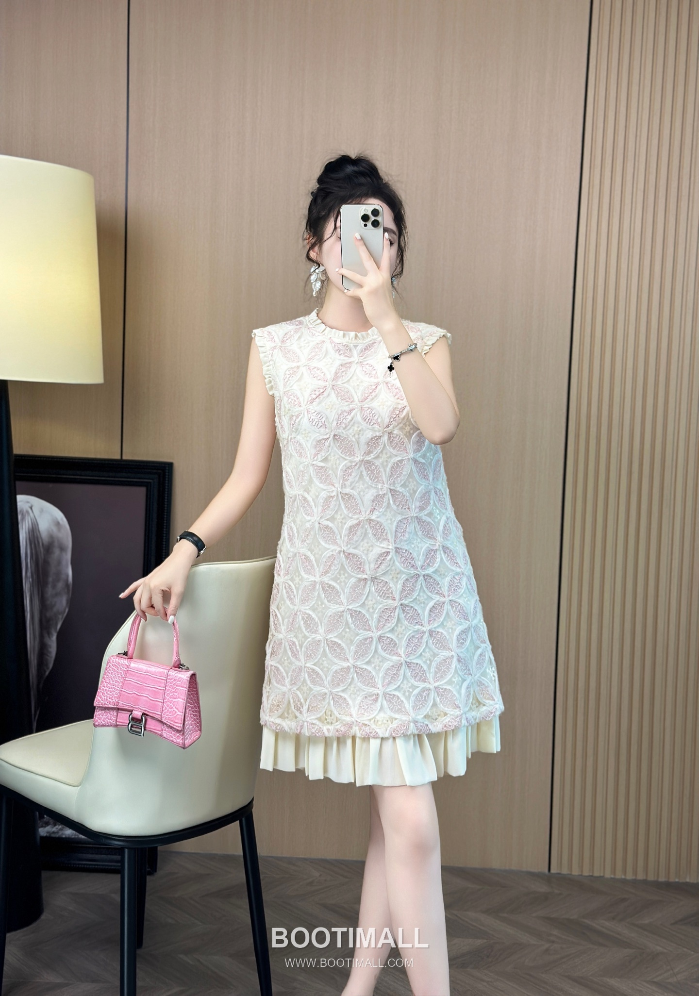 Dior SS26 Chiffon Embroidered Short Sleeve One Piece 디올 SS26 쉬폰 자수 반팔 블루 원피스 2