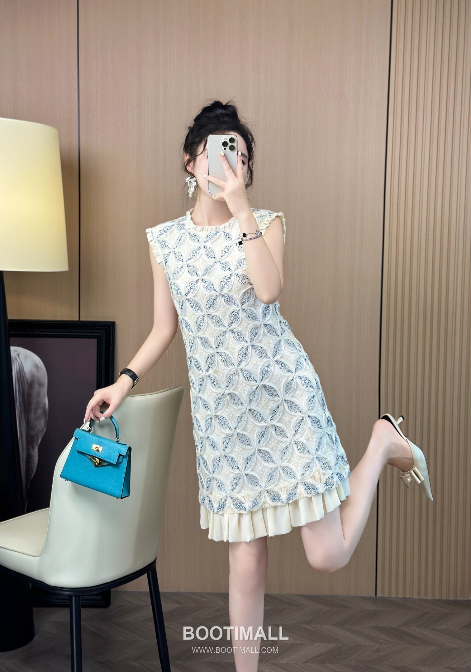 Dior SS26 Chiffon Embroidered Short Sleeve One Piece 디올 SS26 쉬폰 자수 반팔 블루 원피스 2