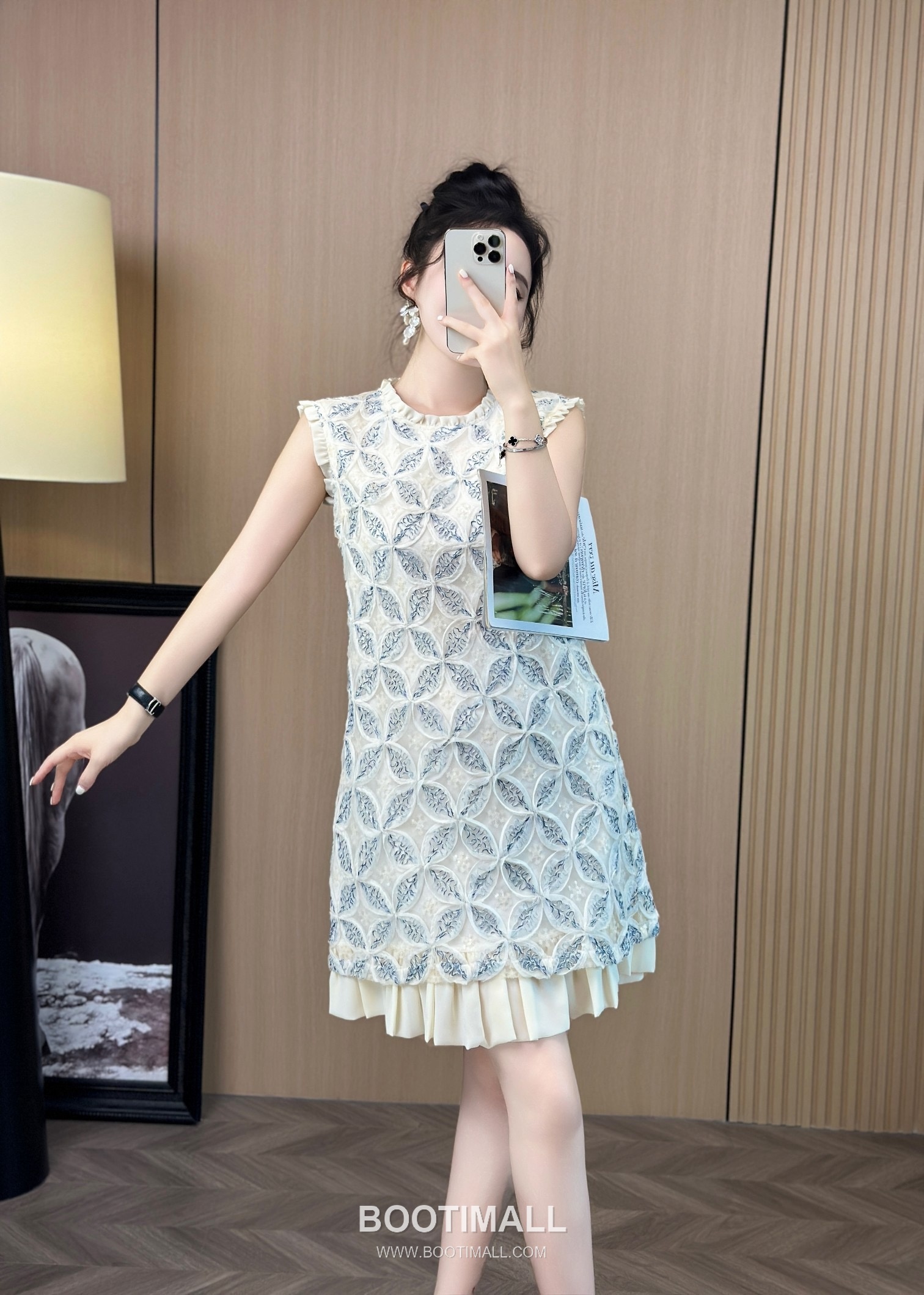 Dior SS26 Chiffon Embroidered Short Sleeve One Piece 디올 SS26 쉬폰 자수 반팔 블루 원피스 8