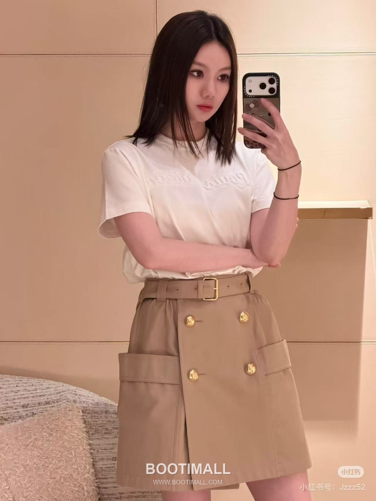 Louis Vuitton SS26 Cotton Embroidered Relief Logo T-Shirt 루이비통 SS26 코튼 자수 릴리프 로고 화이트 티셔츠 8